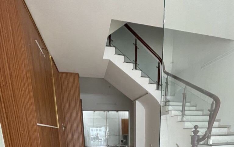 Cho thuê nhà nguyên căn phân lô , ô tô tránh , vỉa hè, kinh doanh,Khu Đô Thị Văn Phú, Hà Đông 80m2 * 5 tầng * 6 ngủ