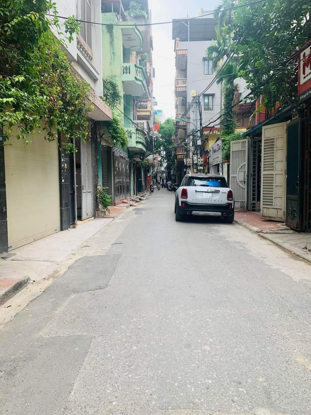 THÁI HÀ GẦN NGÃ TƯ THÁI HÀ - LÁNG HẠ - 2 MẶT NGÕ TRƯỚC SAU - NHÀ ĐẸP CHỦ TỰ XÂY CỰC CHẤT.Diện tích 68m2 5 tầng + 1 tum.