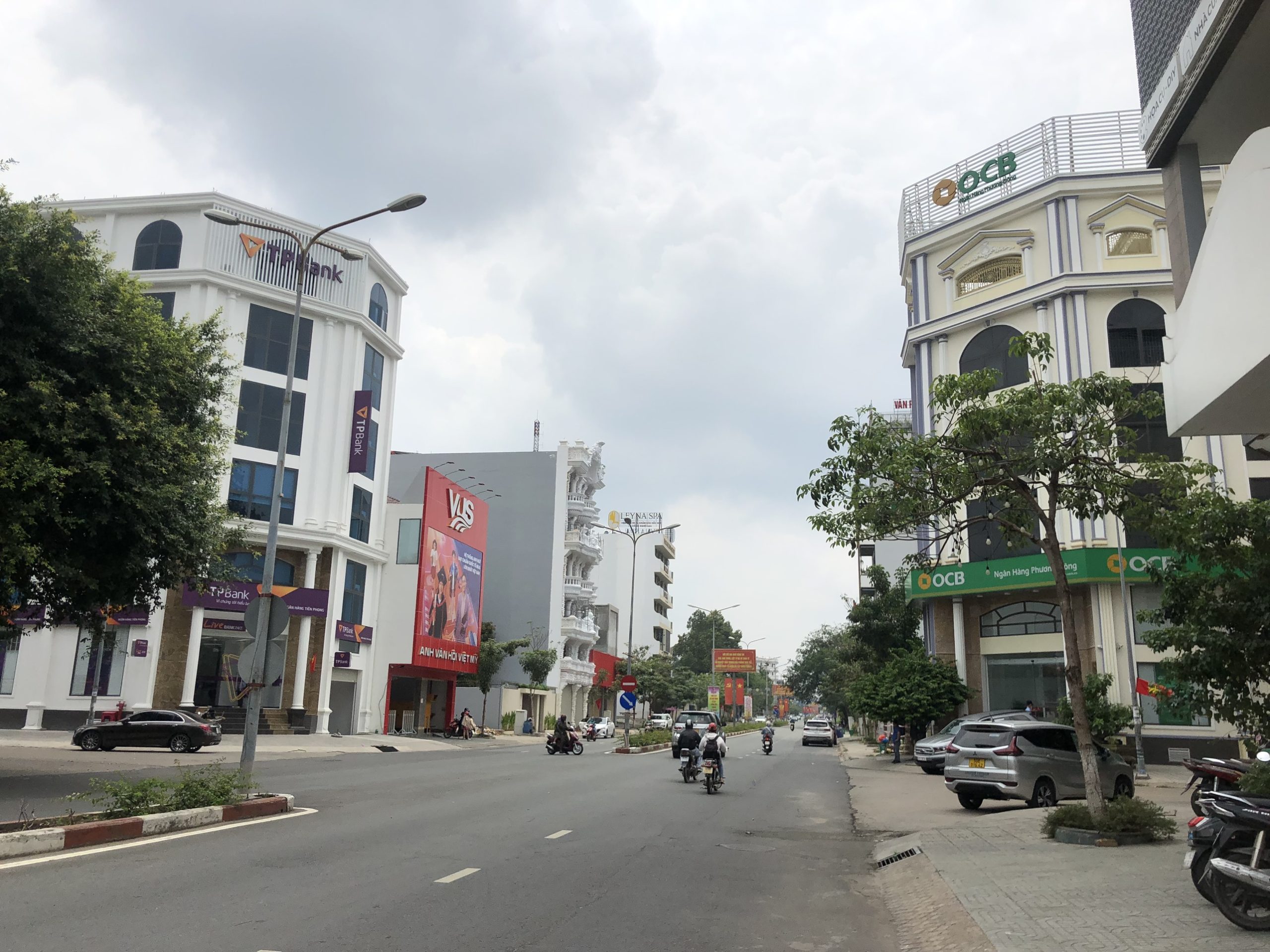 HIẾM CÓ 1 O 2. NGANG 12. 3 TẦNG KINH DOANH CAFE THU 350TR/THBÁN GIÁ QUÁ HỜI. HƠN 14 TỶ