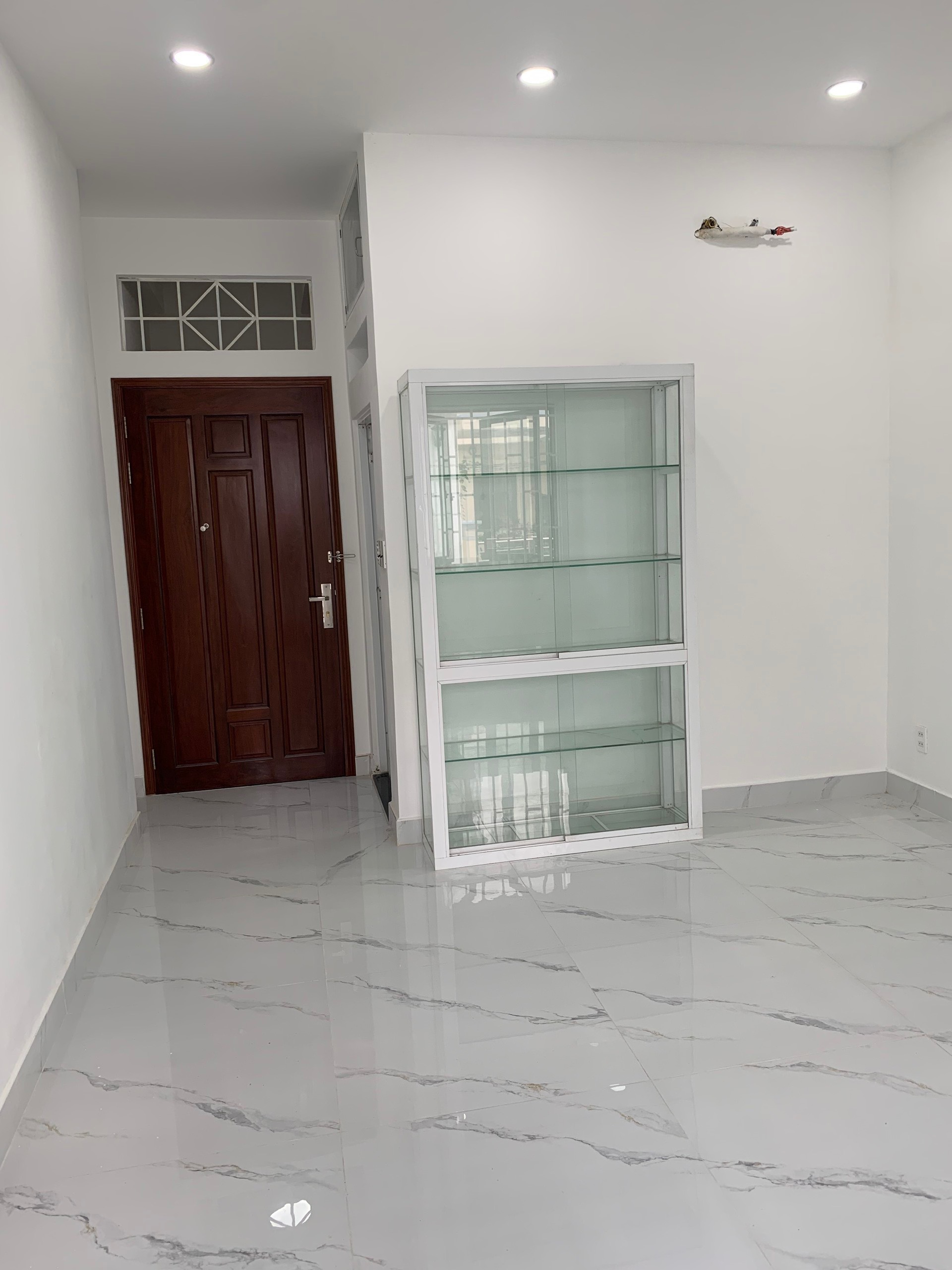 Bán nhà chính chủ hẻm 736 đường Lê Đức Thọ, P.15, Gò VấpNhà 1 trệt, 3 lầu, sân thượngnhà mới vào ở ngay