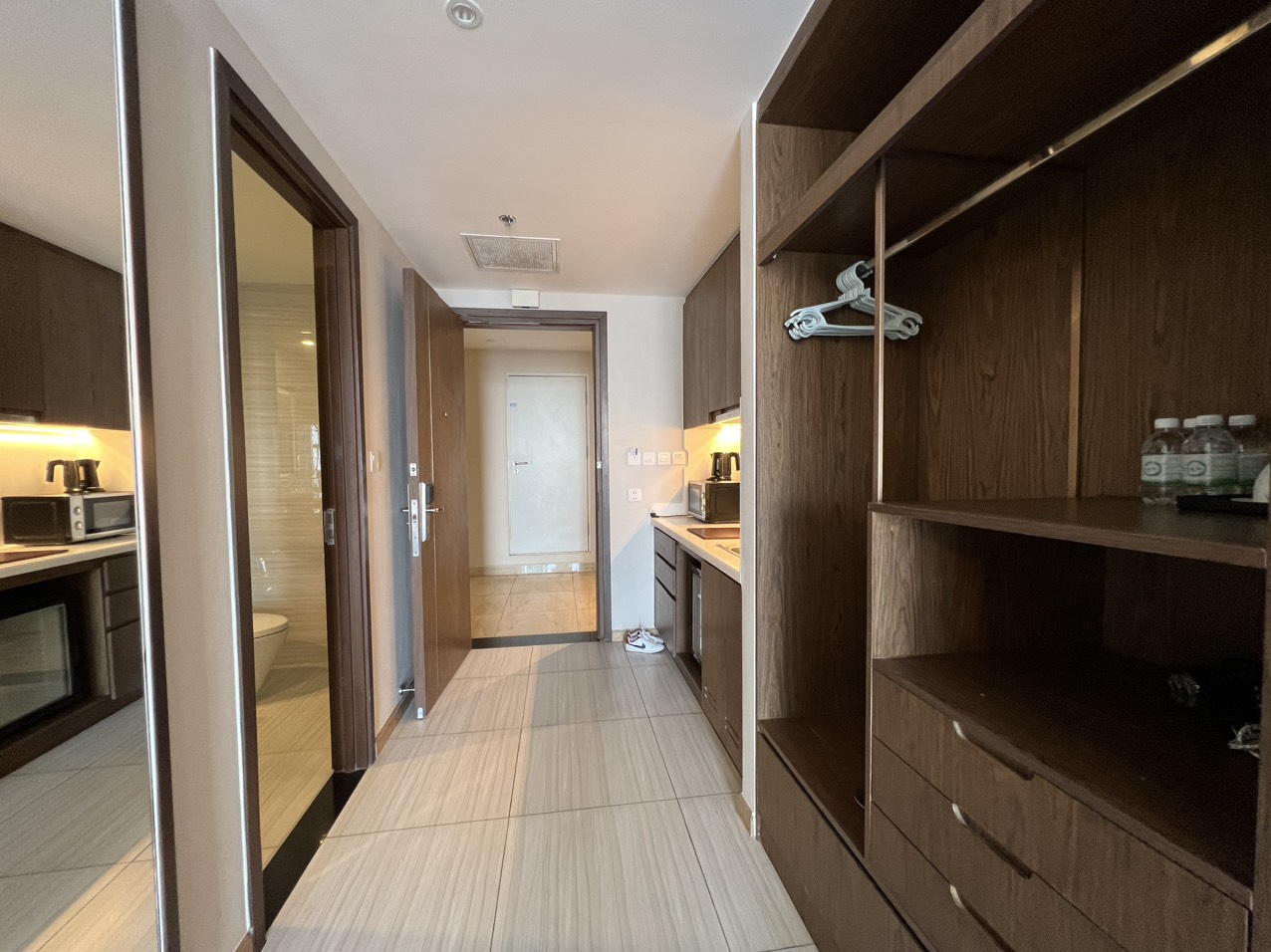 Cho Thuê CHCC Panorama Nha Trang Studio Family : 2 Giường Đủ Nội thất . View Xéo Biển