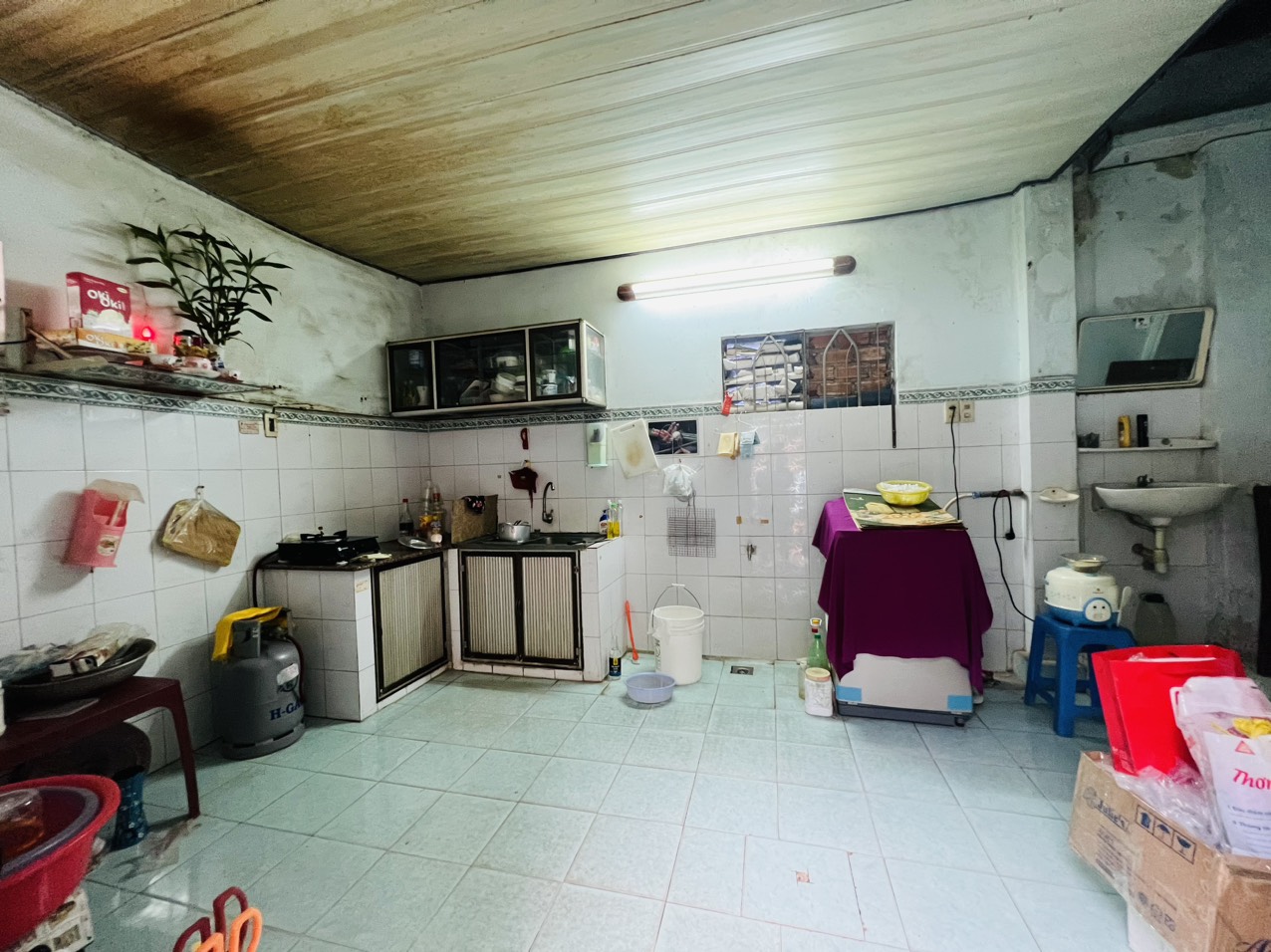 Bán Đất Tặng Nhà Cấp 4. Hẻm nhà máy nước. Gần Vòng Xoay Mã Vòng.