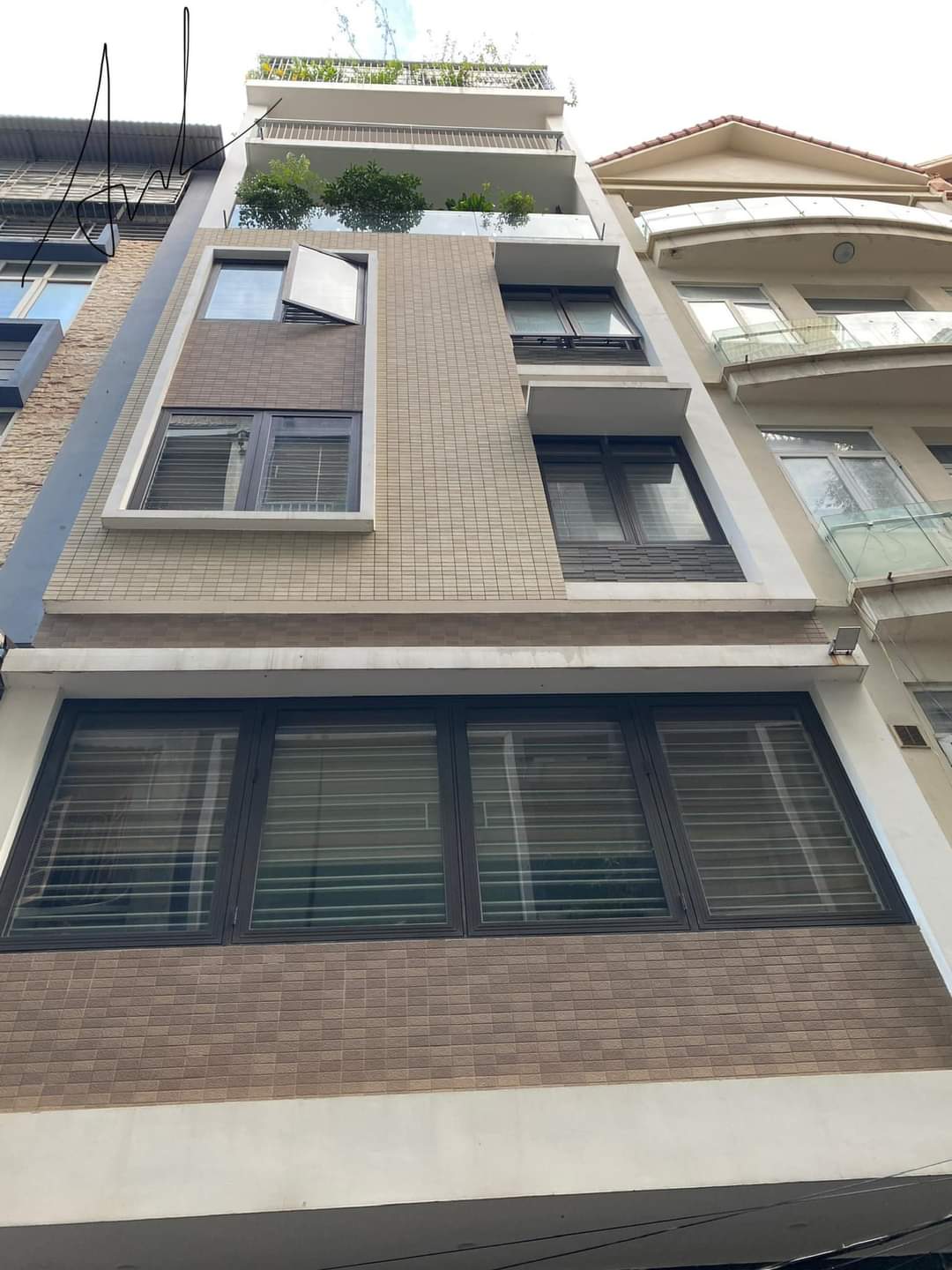 CẦU GIẤY - PHÂN LÔ - VIEW CÔNG VIÊN THOÁNG VĨNH VIỄN - VỈA HÈ - Ô TÔ TRÁNH DỪNG ĐỖ NGÀY ĐÊM. DIỆN TÍCH 55m2, 5 tầng, MT