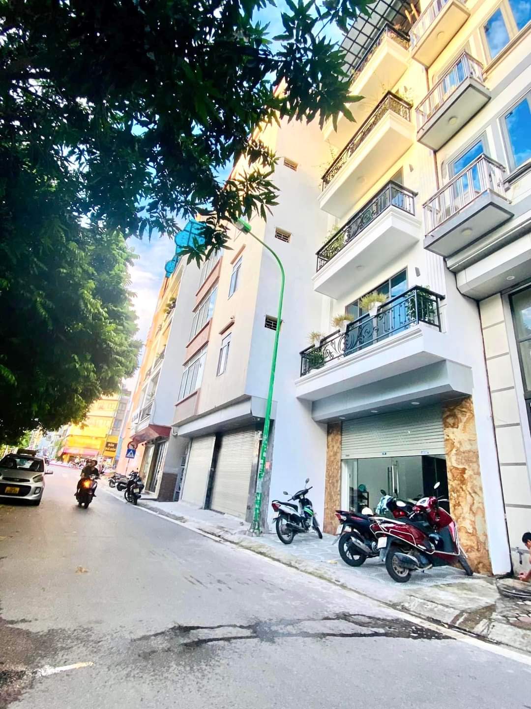 Bán Nhà Phố Trương Định, Phân Lô, Vỉa hè, quận Hoàng Mai, 55m x 6T, Giá 13.5 tỷ.