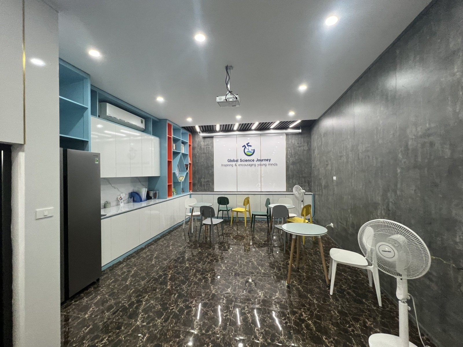 Bán nhà Nguyễn Thị Định Cầu giấy 75m2, 5T ô tô vỉa hè, ô tô tránh nhỉnh 22 tỷ.