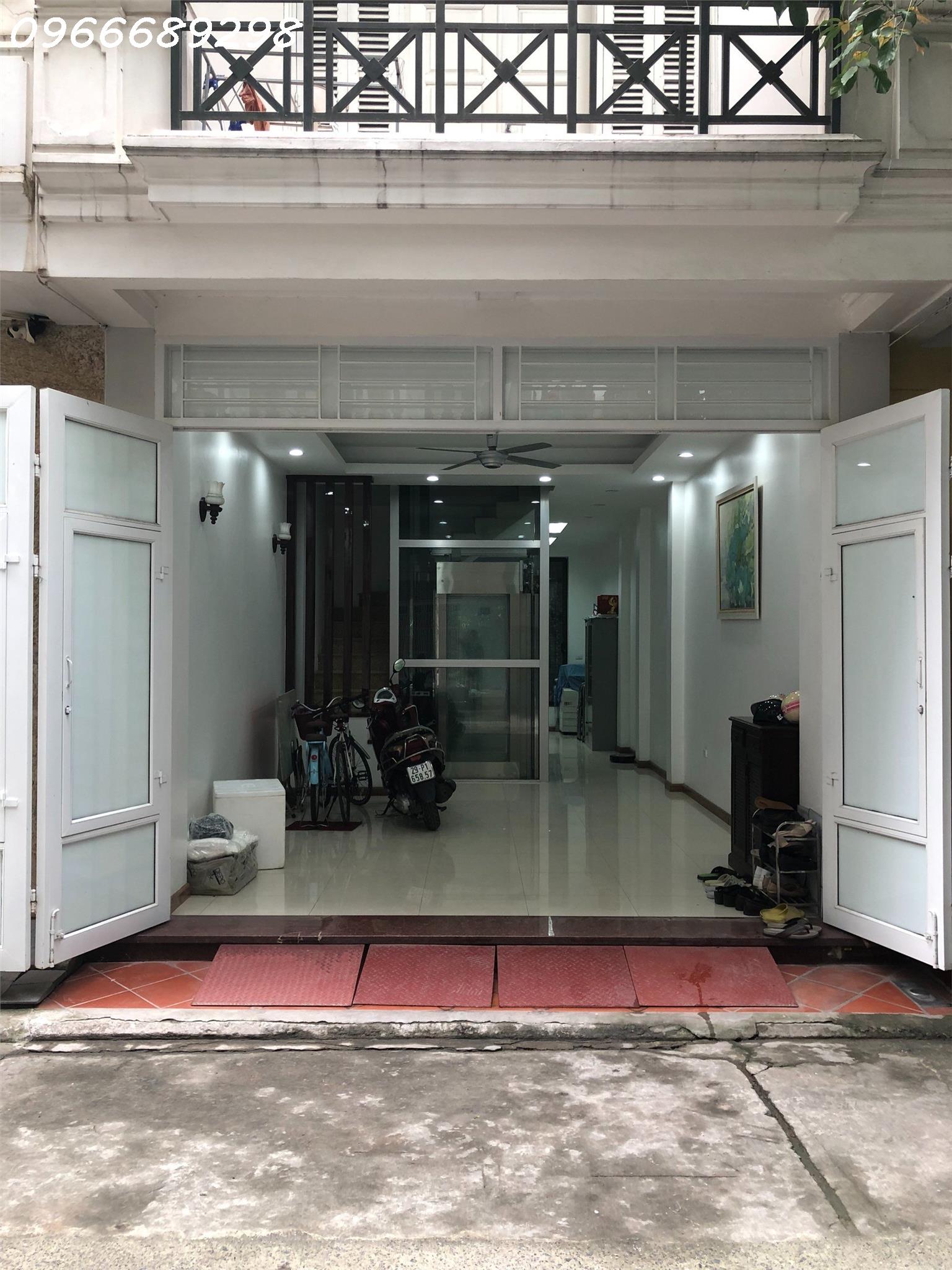 Cho thuê tầng 1 nhà liền kề khu dự án ở Trường Chinh, gần Ngã Tư Sở.