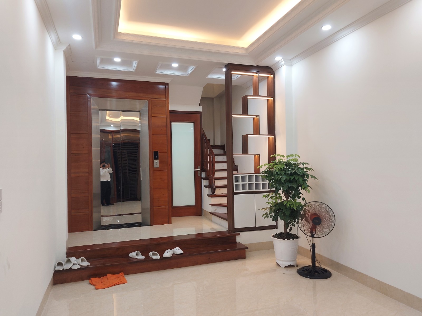 BÁN NHÀ SIÊU PHẨM MAI PHÚC-PHÚC ĐỒNG-LONG BIÊN 40M 7 Tầng THANG MÁY GARA 5.8 tỷ