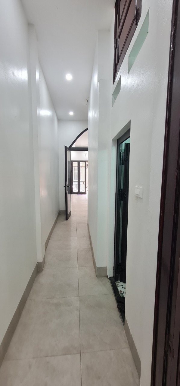 Cho thuê nhà riêng Hoàng Đạo Thành 60m2 x 1 tầng riêng biệt, ô tô đỗ cửa, 6 triệu/tháng