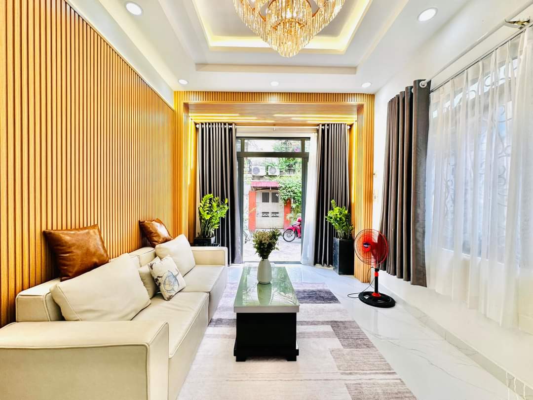 SIÊU PHẨM NGAY PHAN XÍCH LONG - NỘI THẤT TINH TẾ - SỔ ĐẸP VUÔNG VỨC - GIÁ 7.2 TỶ TL