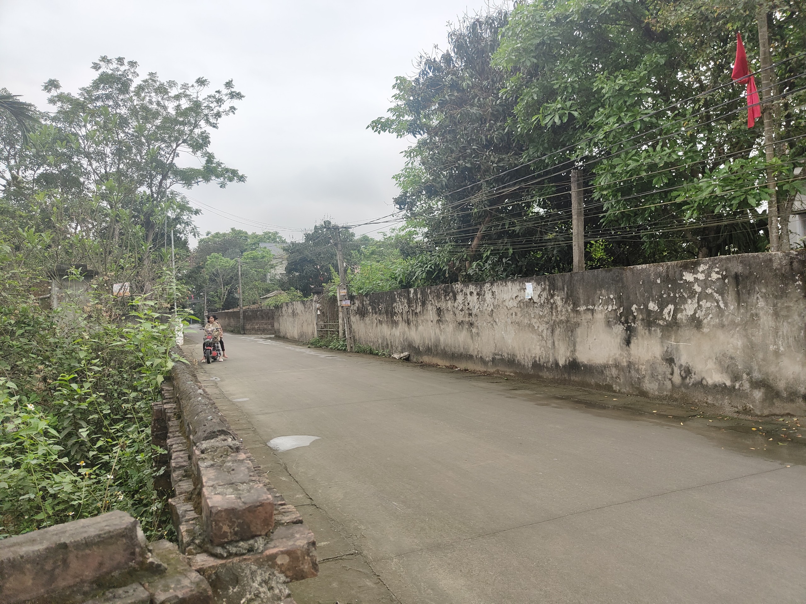 CẦN BÁN GẤP 600M ĐẤT XUÂN LINH- THỦY XUÂN TIÊN GIÁ 2TY