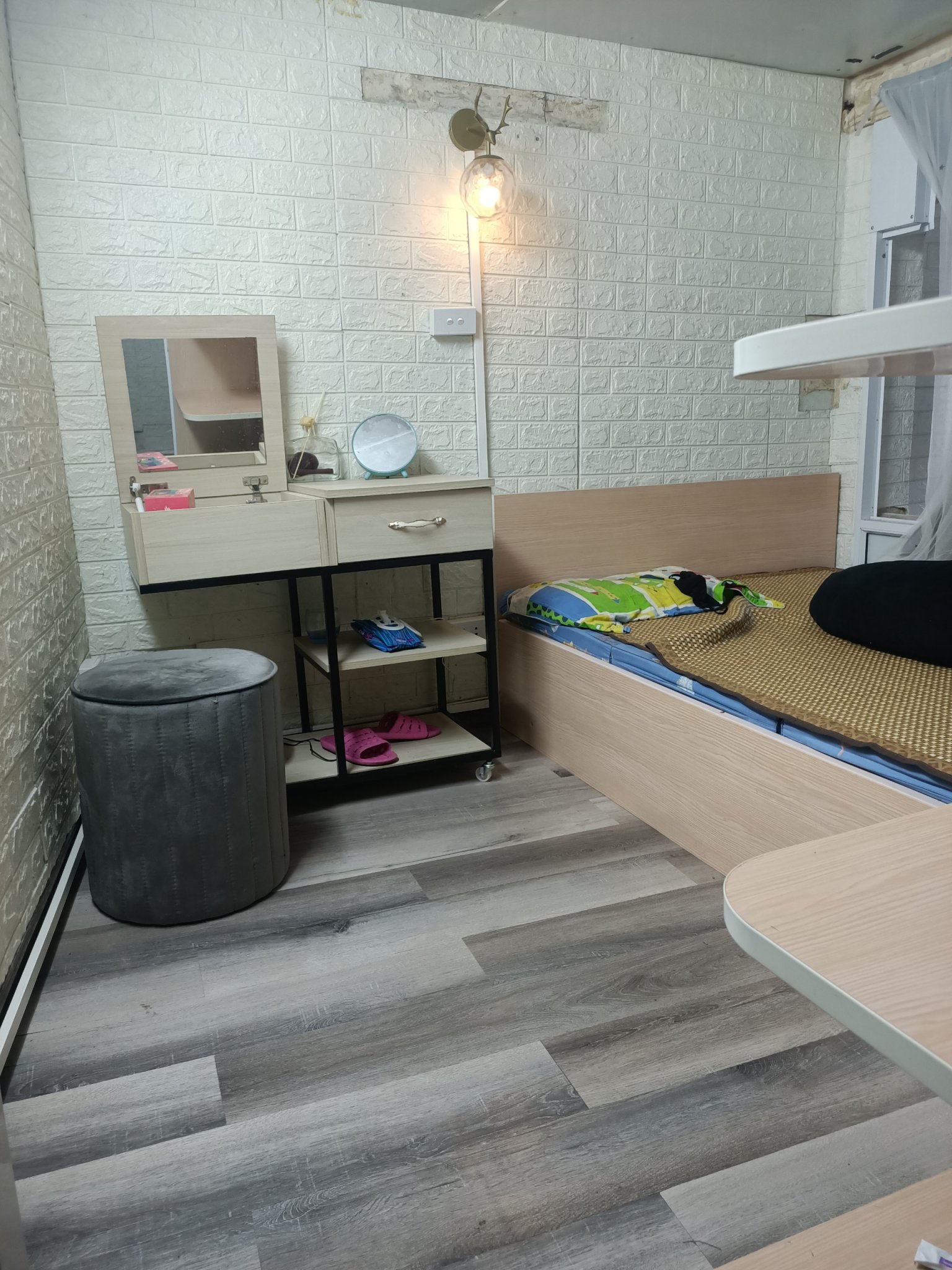 Cho thuê nhà ngõ 2 Khuất Duy Tiến, 50m2 x 3 tầng, 4 ngủ, đủ đồ, 9 triệu/tháng