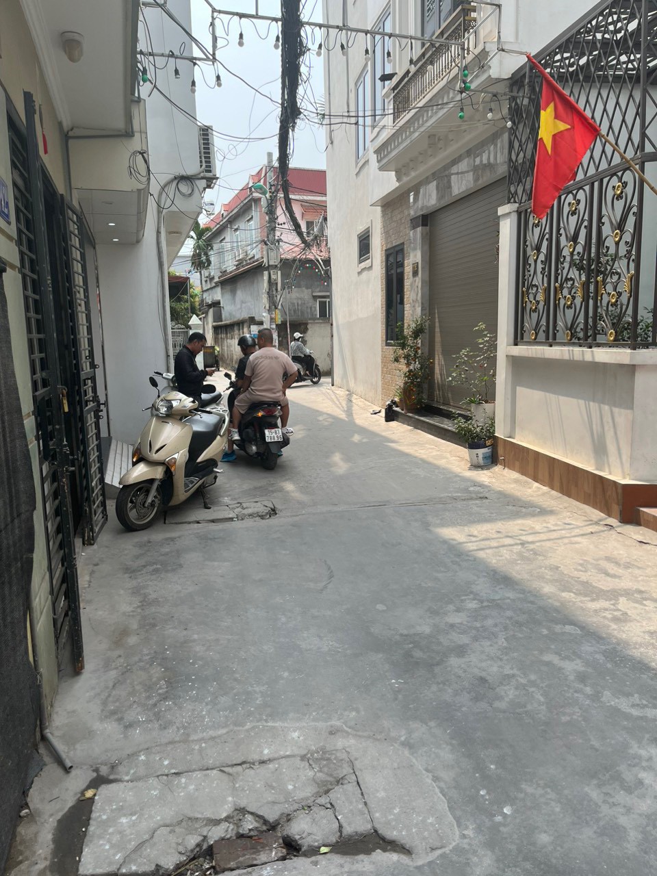 Bán đất mặt ngõ thông, to Ngô Gia Tự, diện tích 85m, GIÁ 4.25 tỉ ngay gần Văn Cao