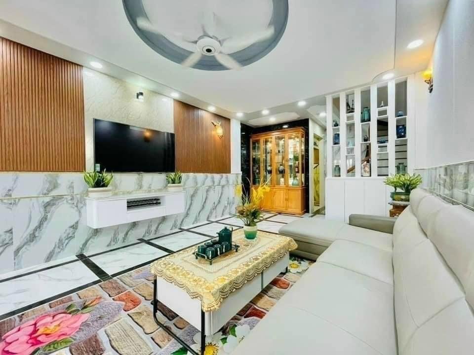 Siêu phẩm Phú nhuận, Lê Văn Sỹ, 10m HXH đua, trước nhà 2.9m, ngang 4.6m, 75m2, 7.5 tỷ