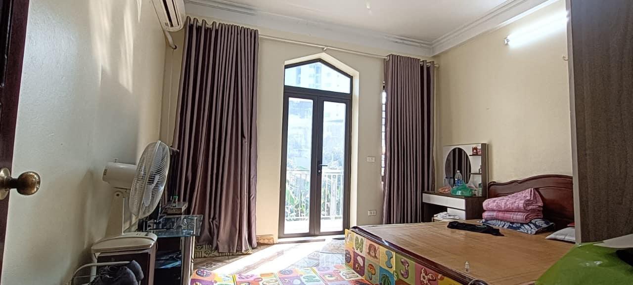 Bán nhà Minh Khai, dt 60m2, mt 4.5m, 4 ngủ, ô tô gần