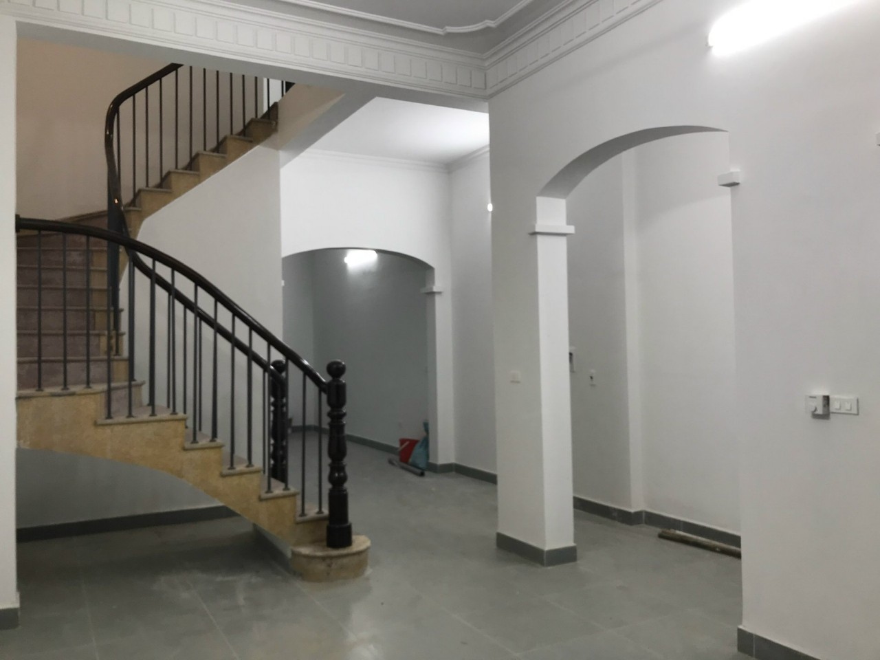 cho thuê nhà nguyên căn Ngọc Thụy, Long Biên 100m2 * 3 tầng * ô tô đỗ cửa