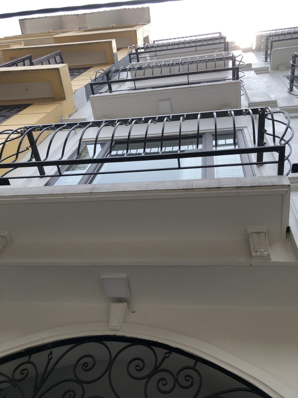 Bán nhà phố Ngọc Lâm-Long Biên nhà mới ở ngay Ô tô THANG MÁY 45M 5Tang 6.5 Tỷ