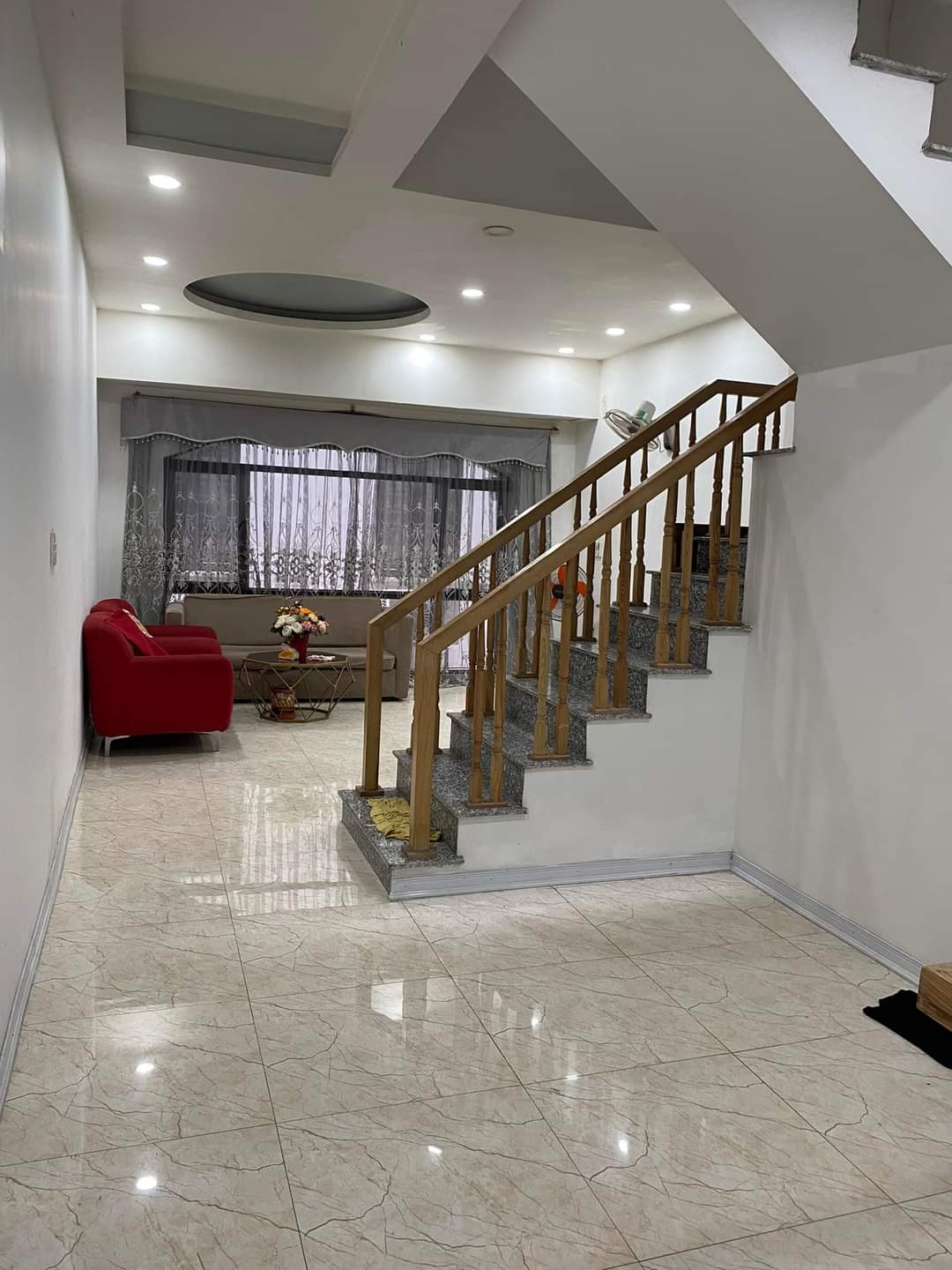 Bán nhà ô.tô tận cửa, 4 tầng cực đẹp, full nội thất GIÁ 2.55 tỉ ngay mặt đường Thiên Lôi - Khúc Thừa Dụ