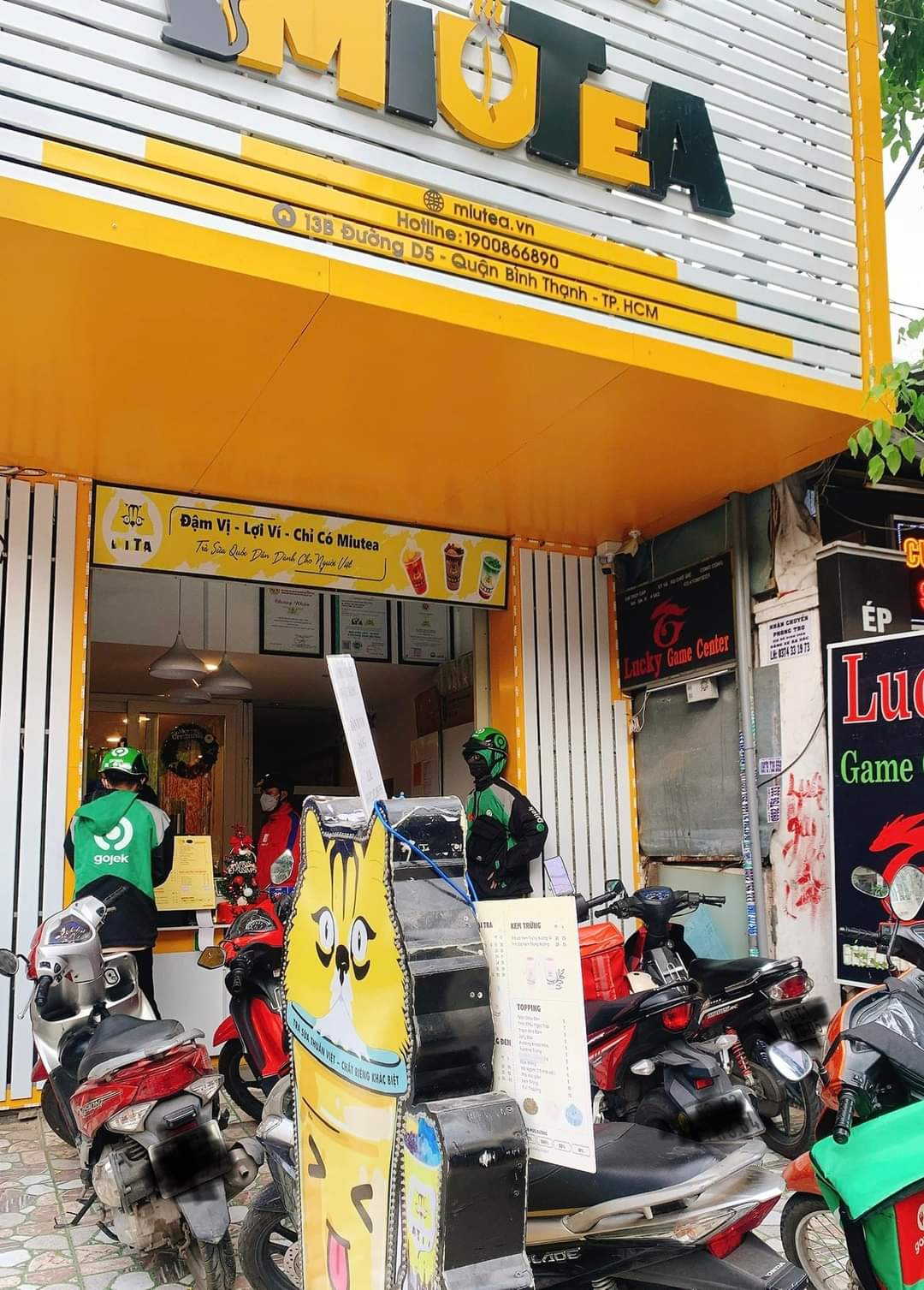 Q. Bình Thạnh, Mình cần sang lại quán trà sữa nhượng quyền thương hiệu Miutea đường D5 sát trường ĐH Ngoại Thương.