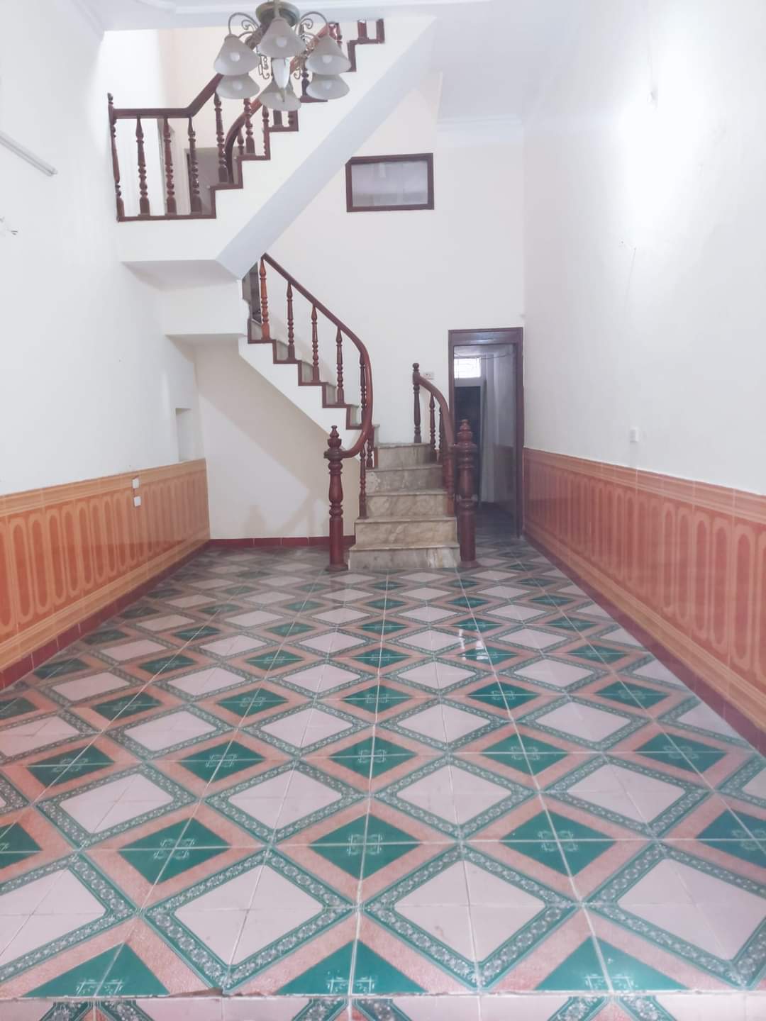 CHO THUÊ NHÀ NGUYÊN CĂN PHỐ NGUYỄN VĂN LINH, LONG BIÊN 50M2 * 3 NGỦ