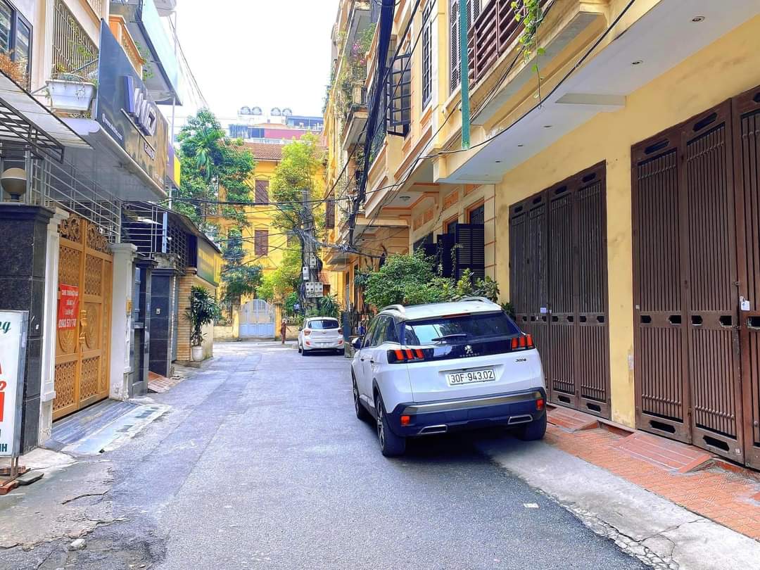 Siêu siêu rẻ ! nhỉnh 10 tỷ có nhà 62,5m 5t trần quốc hoàn ô tô tránh.