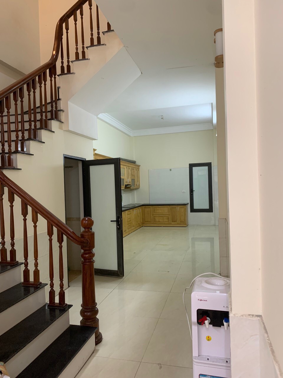 "- Cho thuê nhà nguyên căn ô tô tránh, kinh doanh tại ngõ 148 đường Thanh Bình, Hà Đông 65m2 * 4 tầng