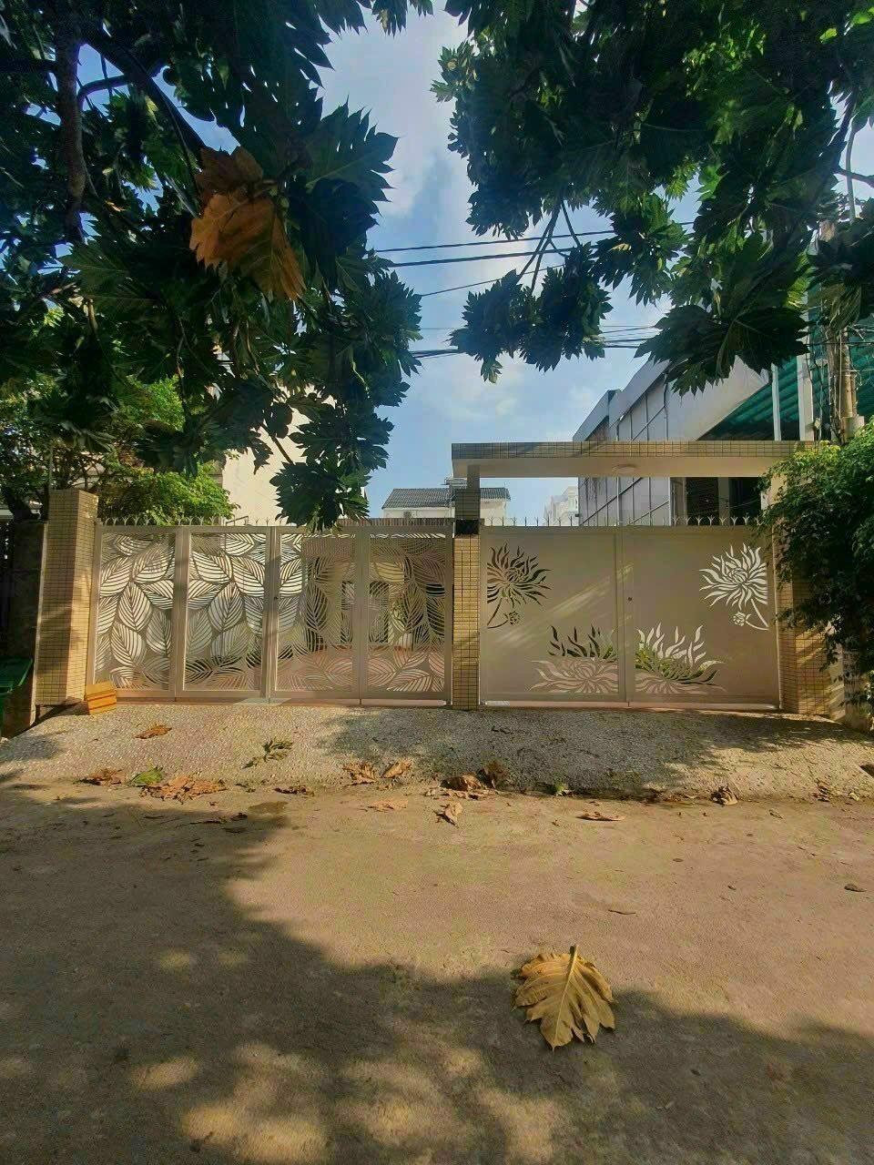 Cần bán Nhà 207m2 mặt tiền đường 10m, Hiệp Bình Chánh Thủ Đức, giá 13,6 tỷ