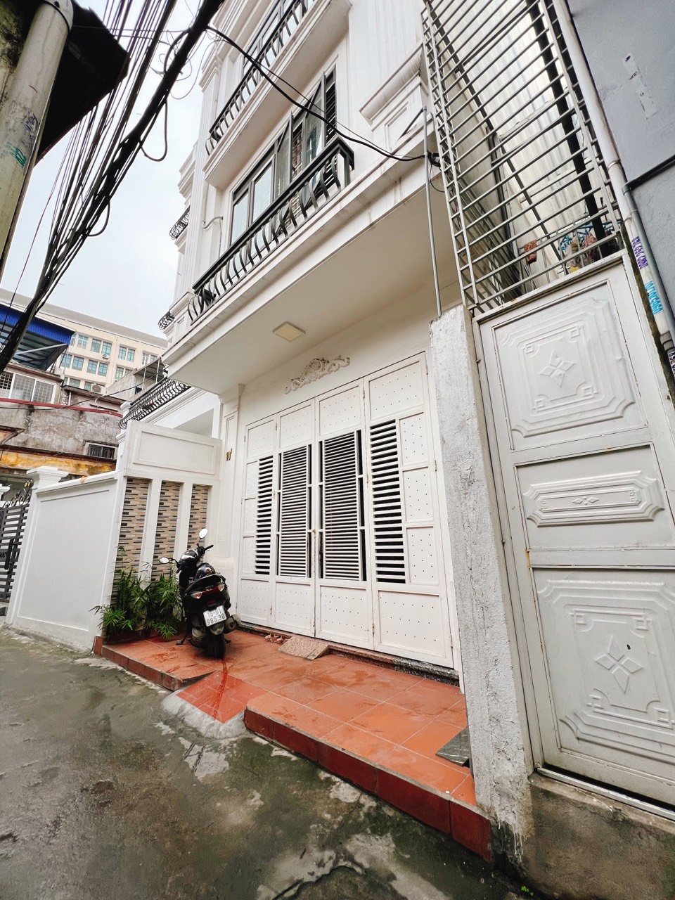 8.NHÀ ĐẸP DÂN XÂY 3 TẦNG ĐỘC LẬP OTO ĐỖ SÁT NHÀ GIÁ GIẬT MÌNH