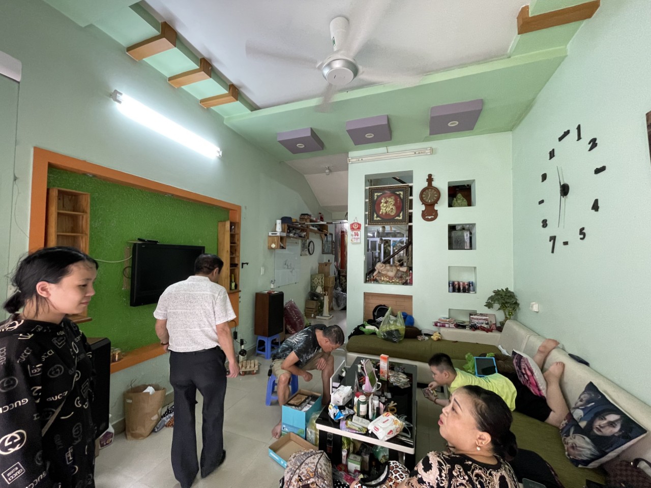 Bán nhà ngõ 383 Thiên Lôi, diện tích 65m 3 tầng GIÁ 2.45 tỉ có sân cổng riêng