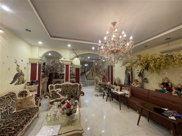 HIẾM! Bán nhà 5 tầng Hoàng Hoa Thám thông Vĩnh Phúc, DT 125m, MT 7,1m, thang máy, giá cực rẻ