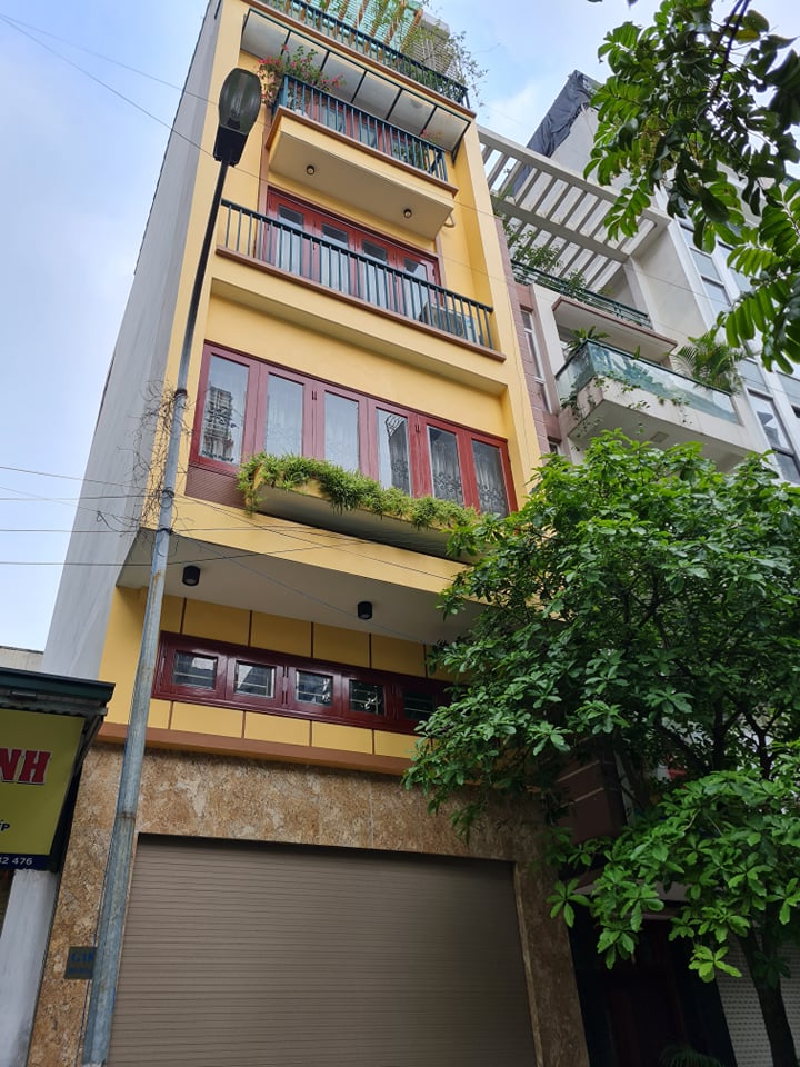 Phố Phương Mai, Đống Đa, 42m2, 5 tầng, MT 4.2m, ô tô, kinh doanh, ở sướng, giá cực tốt 9.8 tỷ