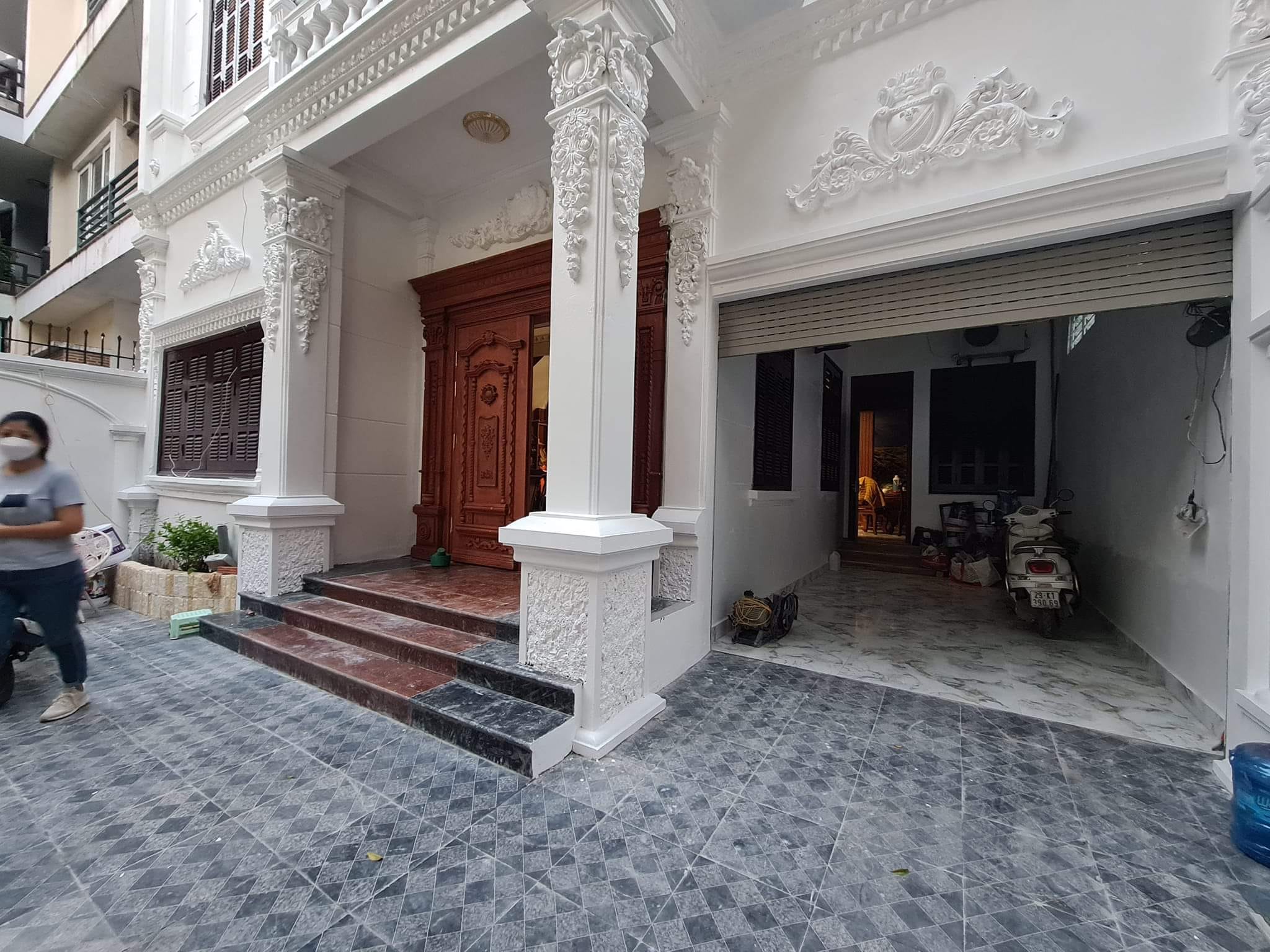 Bán Nhà Biệt Thự Phố Trần Bình, Phân Lô, Lô Góc 150m2 x 10m MT, 4 Tầng Thang Máy 34.9 tỷ