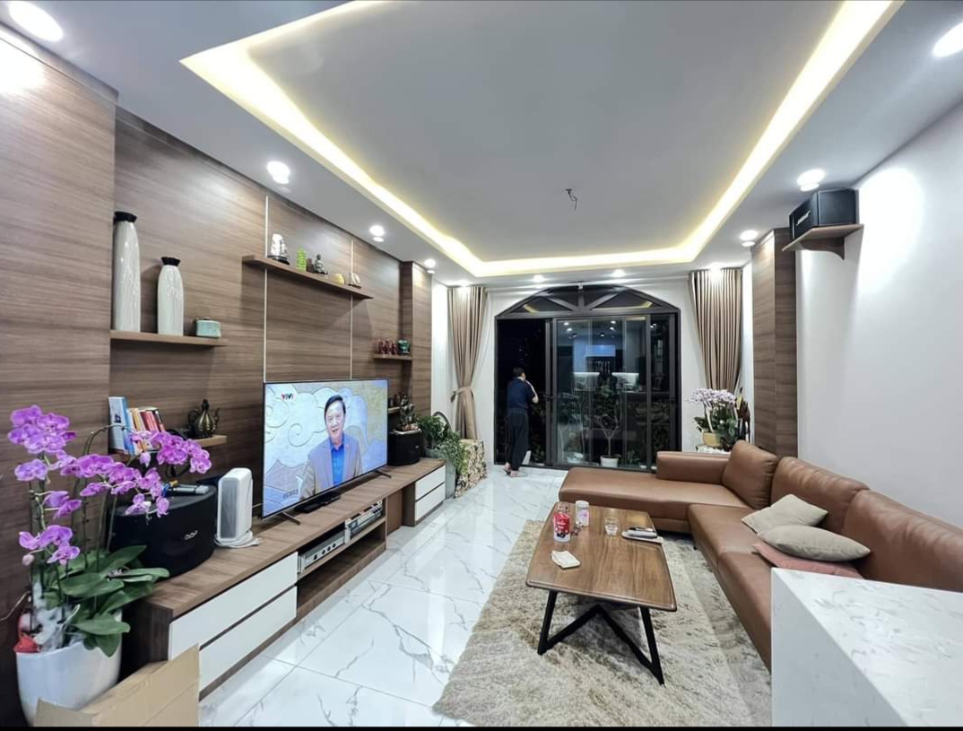 PHỐ NGUYỄN VĂN HUYÊN, CẦU GIẤY. DT 35m x 5 tầng x giá 4.2 tỷ