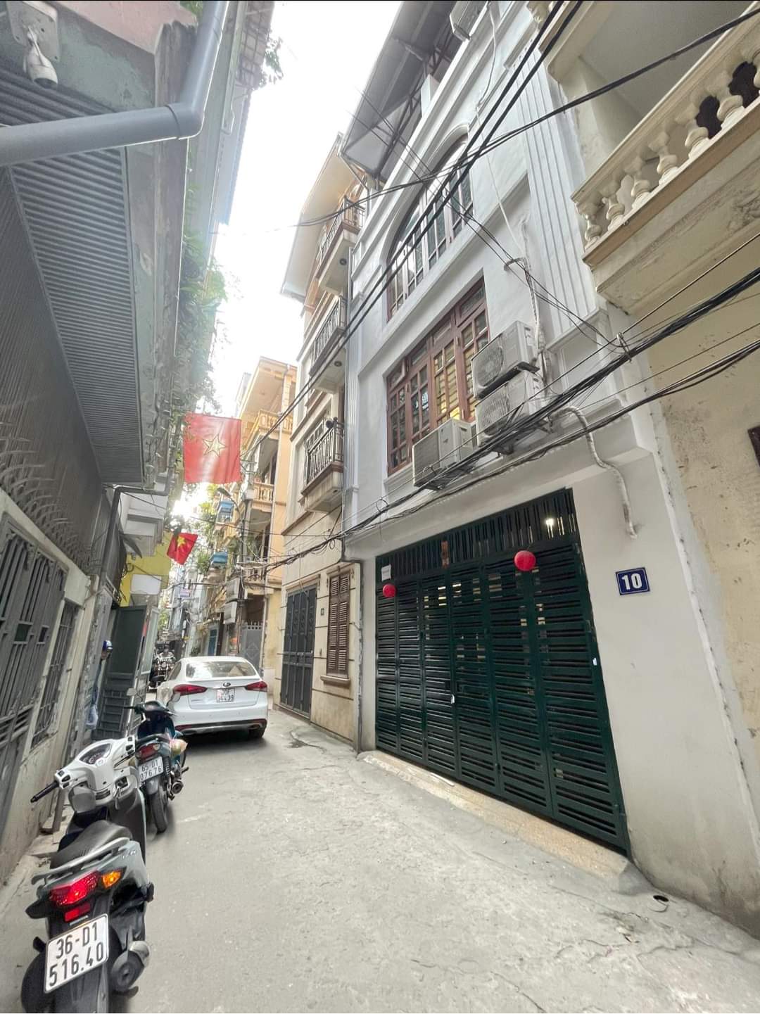 Chỉ hơn 4 Tỷ bán nhà 5 Tầng - 6 Phòng Ngủ, Ngõ Thông - Ngay cạnh Công Viên Nghĩa Đô.