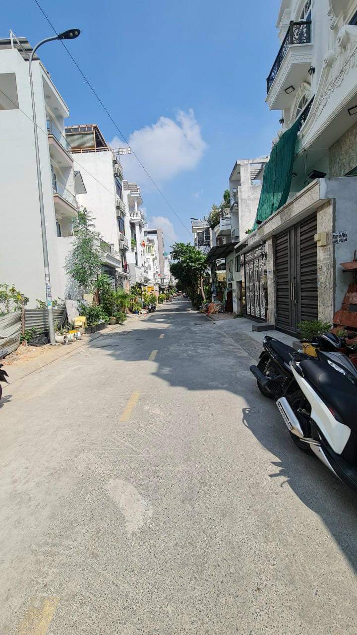 Bán nhà đường Nguyễn Thị Tú, Bình Tân, 60m2, 4 tầng, hẻm xe tải thông, giá rẻ