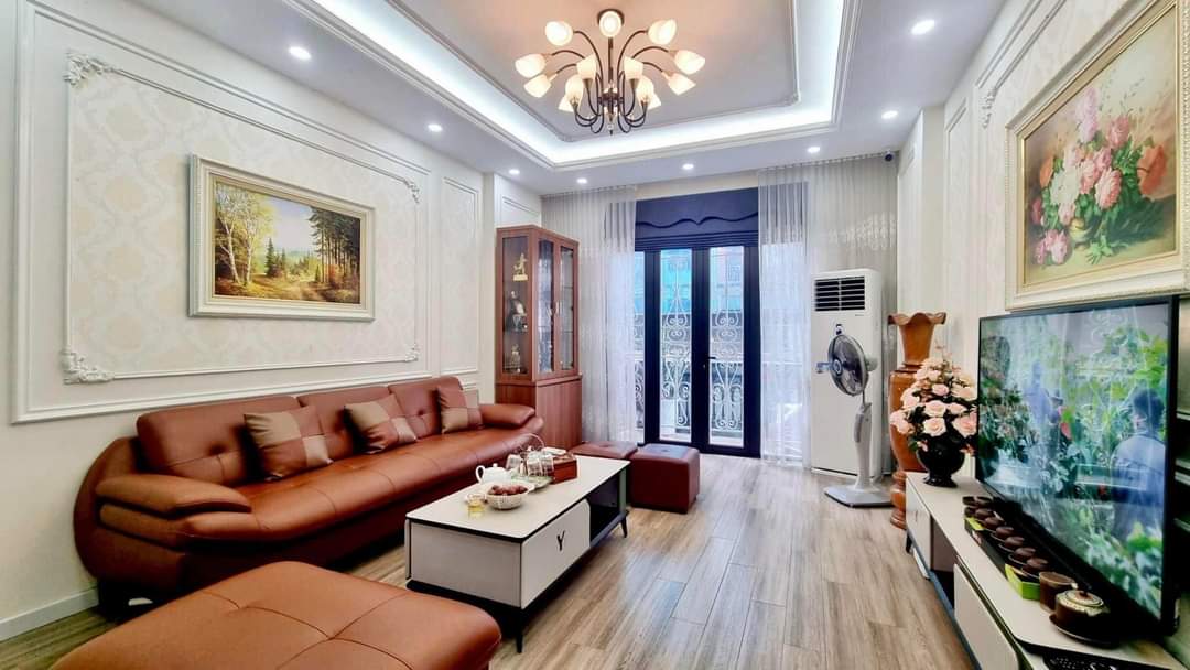 Bán nhà phố Giảng Võ 50m – mặt tiền 4m – 3 bước ra phố - nhà đẹp ở ngay – Giá 4.5 tỷ.