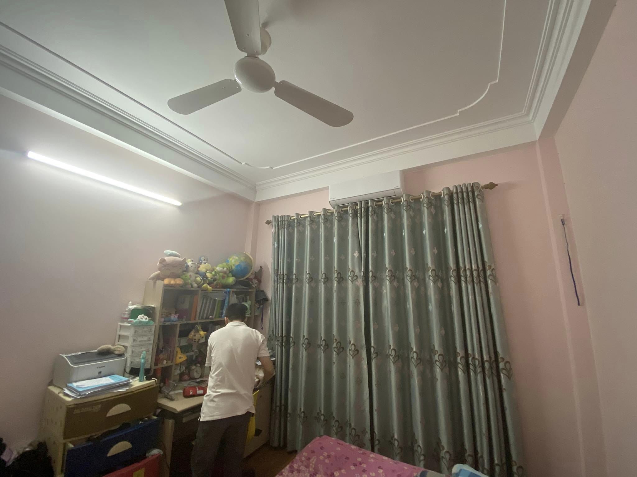 MUA NHÀ MỚI BÁN NHÀ ĐANG Ở KHU CẦU ĐƠ 4, MẶT TIỀN RỘNG DT 35M GIÁ 3,1 TỶ.