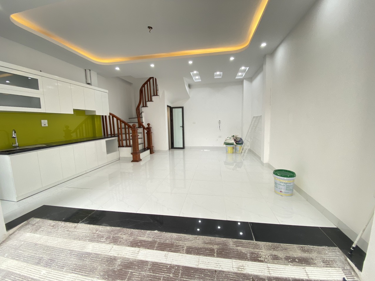 Bán nhà Đại Mỗ 48m2 - 5 tầng - MT5m - Nhà mới đẹp - Ô tô thông - 3 bước ra phố - Chỉ 5 tỷ.