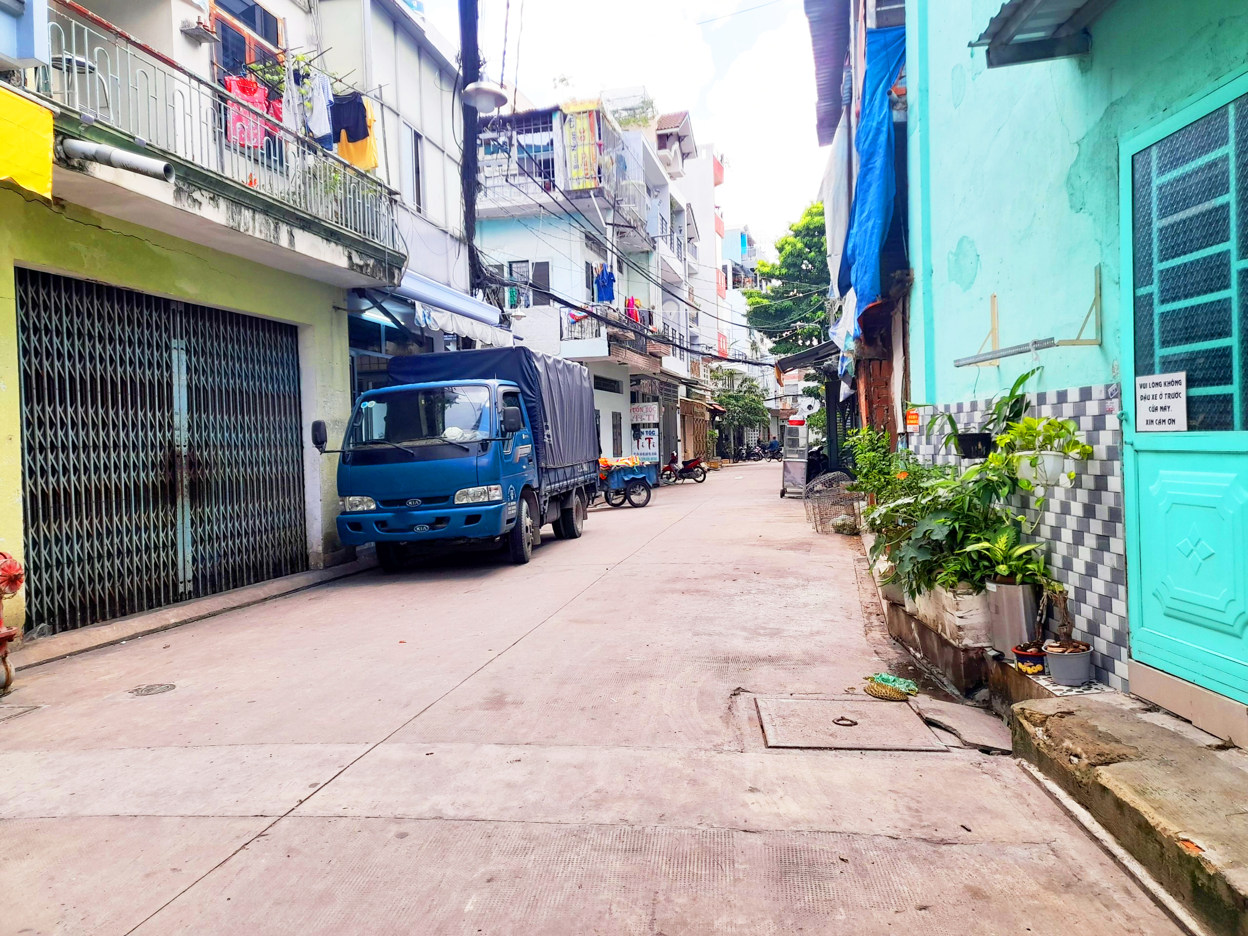 NGAY CHUNG CƯ BÀU CÁT, HẺM 8M XE HƠI VÀO NHÀ, 4 TẦNG ĐẸP XINH , DT 4,5X13 , 4PN CHỈ CÓ 7,5 TỶ