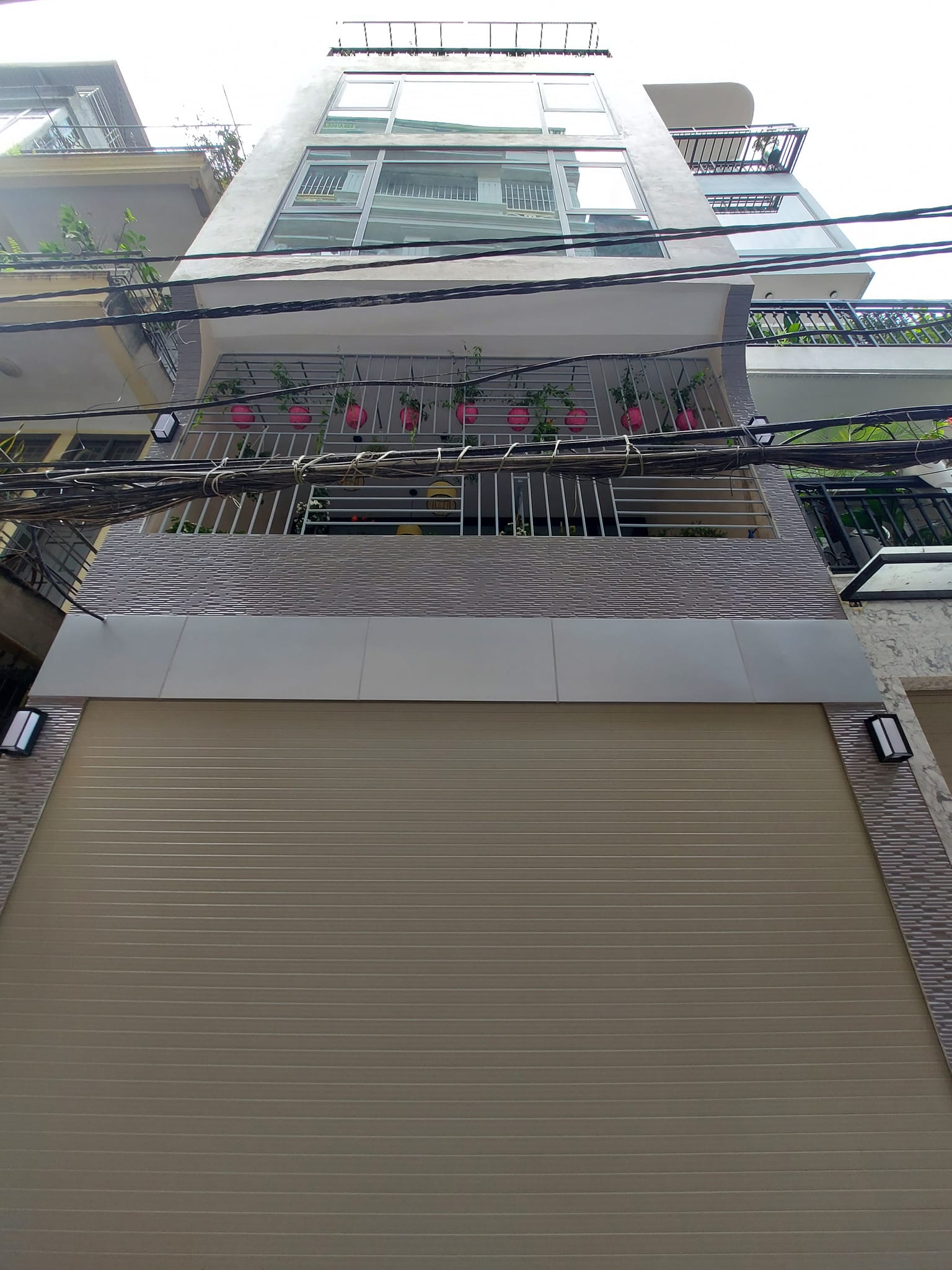 Siêu hiếm! Phố Thái Thịnh, Đống Đa, 45m2, 5 tầng, MT 5.6m, ô tô, kinh doanh, giá 7.8 tỷ