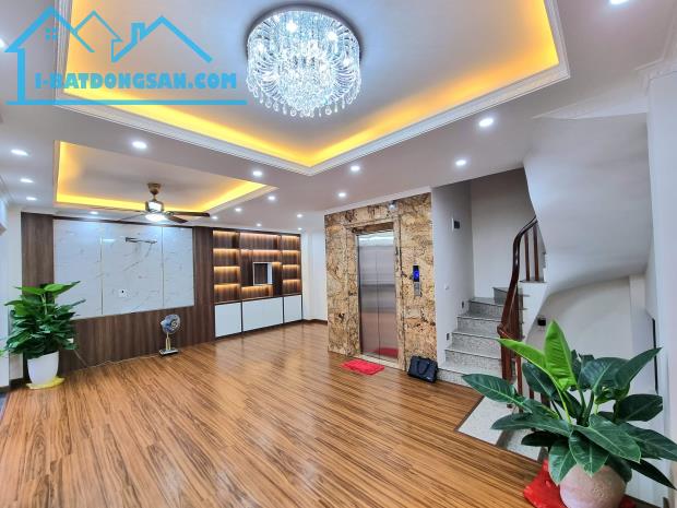 Bán Nhà Ô tô tránh, vỉa hè 50m2*8T Thang máy chỉ 18 tỷ Phạm Tuấn Tài, Cầu Giấy