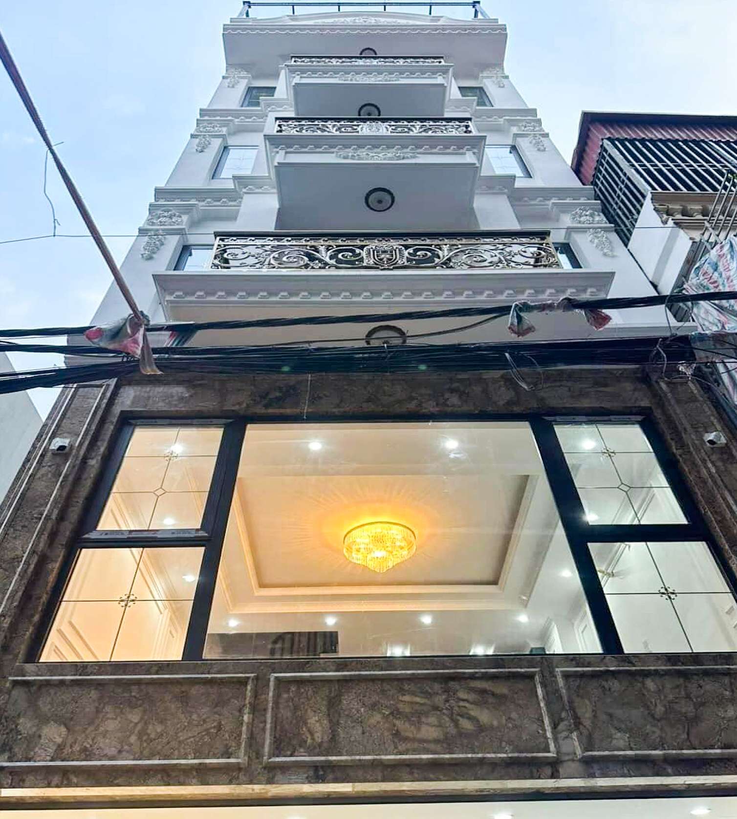 Nhà đẹp lõi Bồ Đề xây mới, ô tô thông, sát phố, nội thất Đức, 77m2x 6t thang máy, 13 tỷ 8