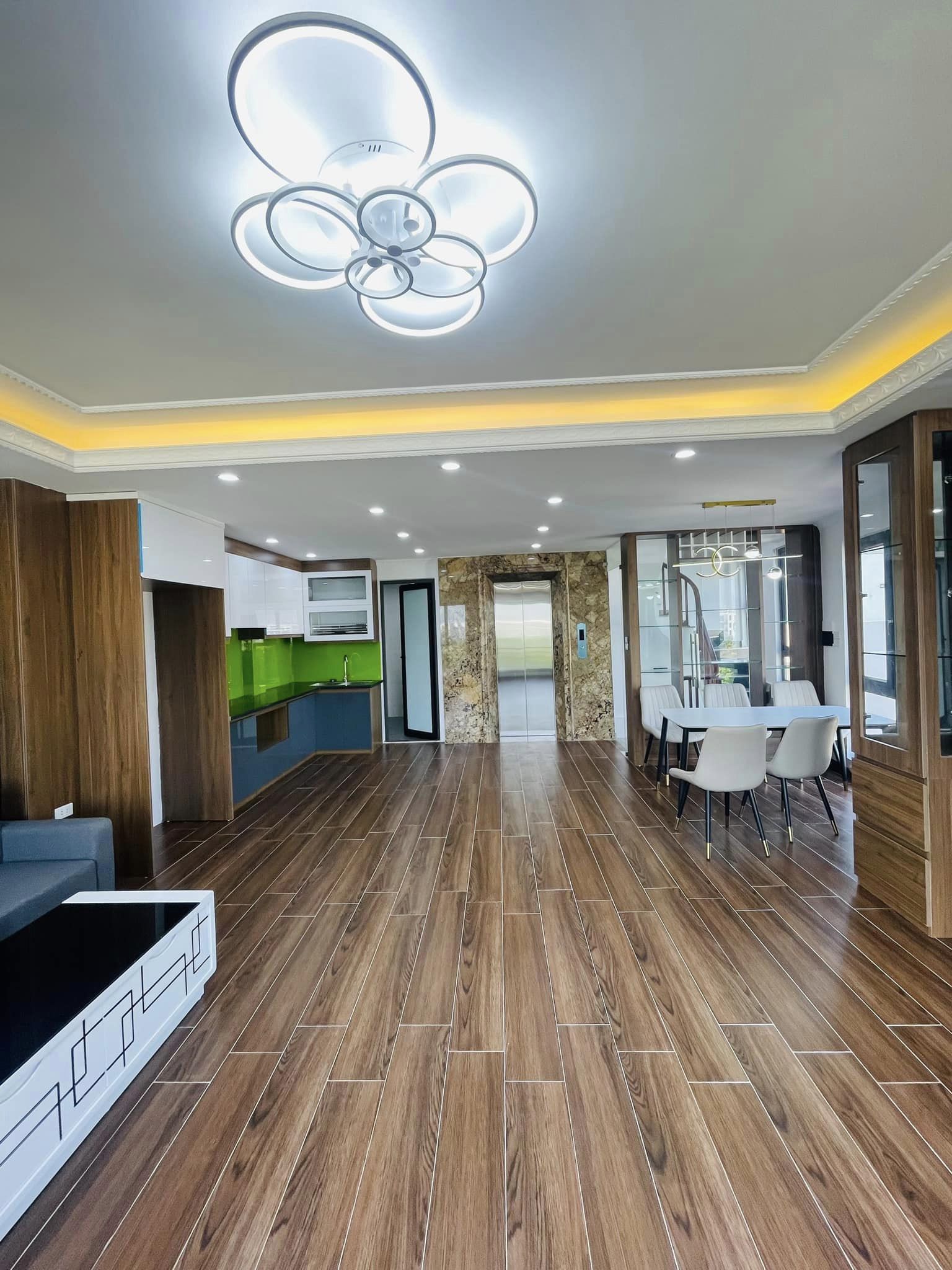 Bán nhà Trần Phú, Mỗ Lao phân lô, ô tô, gần phố, thang máy 39mx5T, 6.35 tỷ