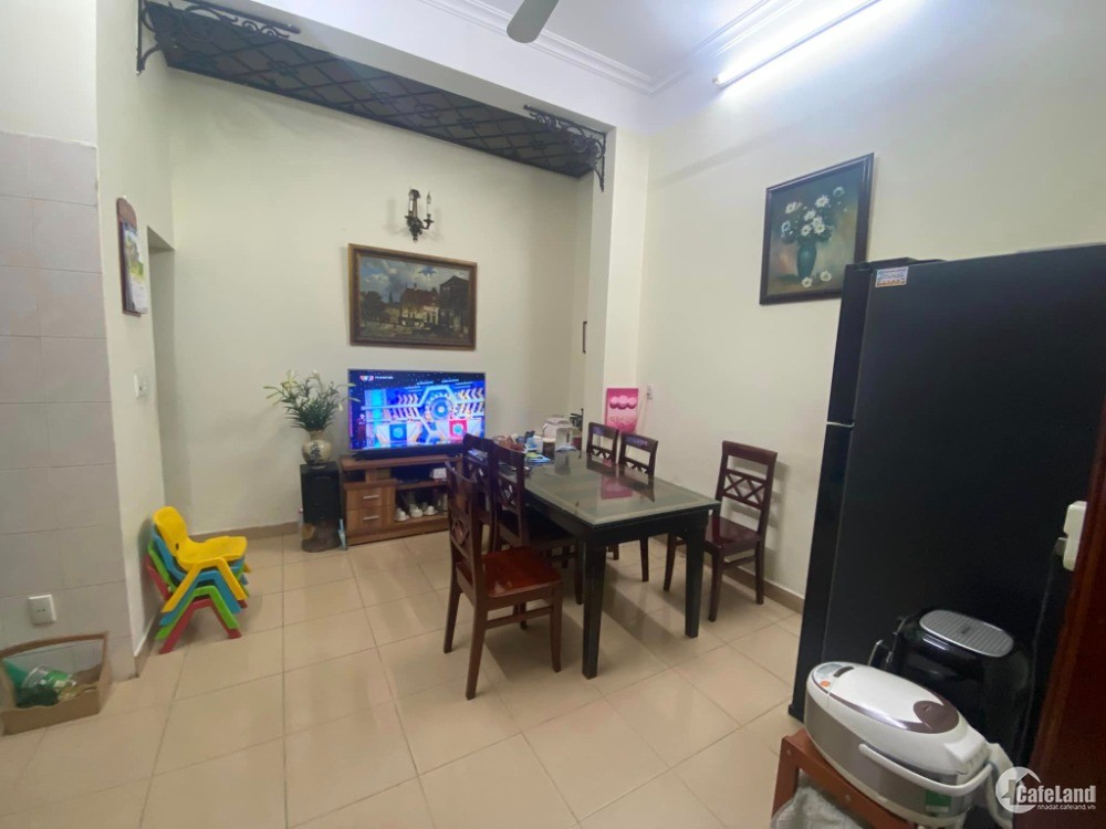 Bán gấp nhà mặt phố Quan Nhân 42m*5 tầng*4m mặt tiền, ô tô tránh, kinh doanh đỉnh, giá chỉ 4.9 tỷ.