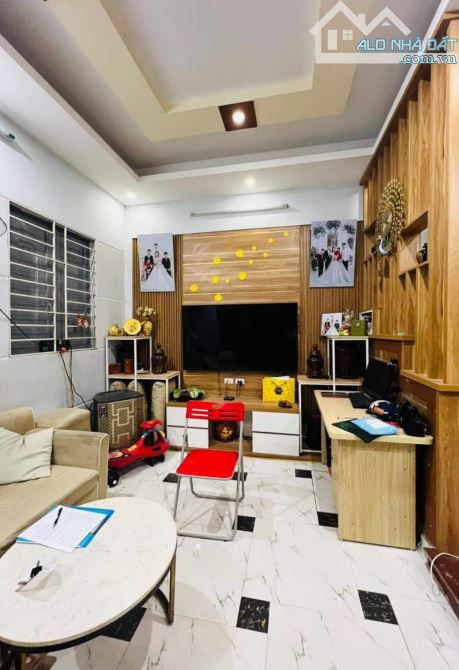 2 tỷ có NHÀ DÂN XÂY Ở LUÔN 32mx 3 tầng - HÀNG ĐỘC BẮC TỪ LIÊM