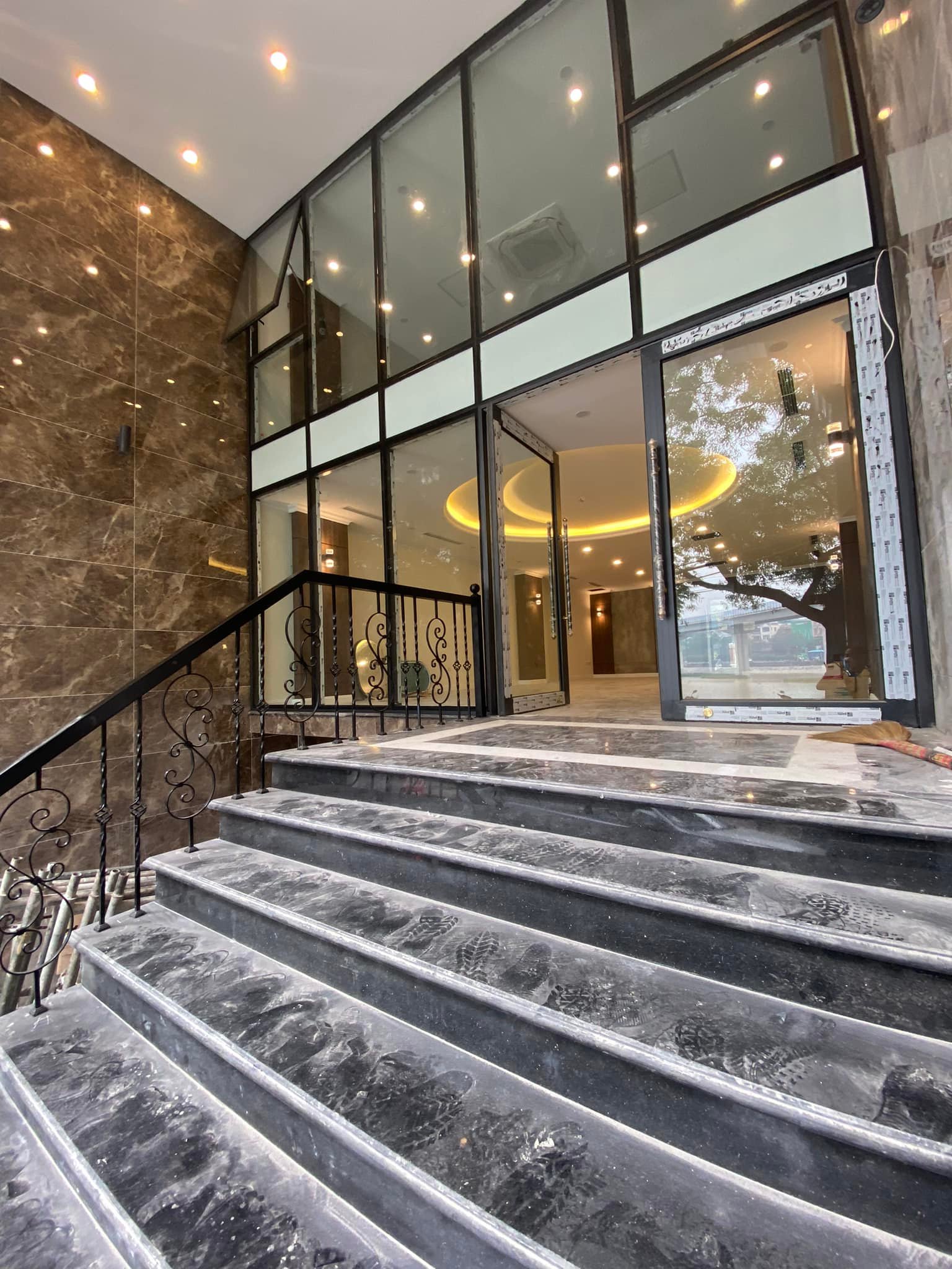 MẶT PHỐ LÁNG 44M2 - 10 TỶ - KINH DOANH CÁC LOẠI MẶT HÀNG VỈA HÈ