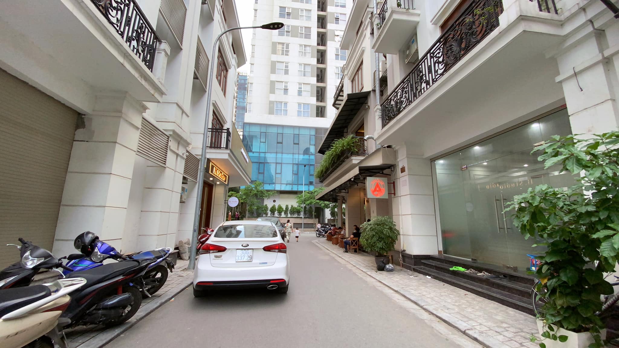 NHÀ MẶT PHỐ THANH XUÂN 34M2 - 7 TỶ BÁN ĐẤT TẶNG NHÀ VỈA HÈ KINH DOANH GÌ CŨNG ĐƯỢC.