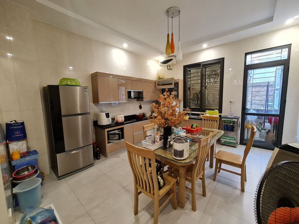 Bán nhà phố Bạch Mai, ô tô đỗ cửa, nhà đẹp ở ngay 4 tầng 59 m2 giá 9.7 tỷ.