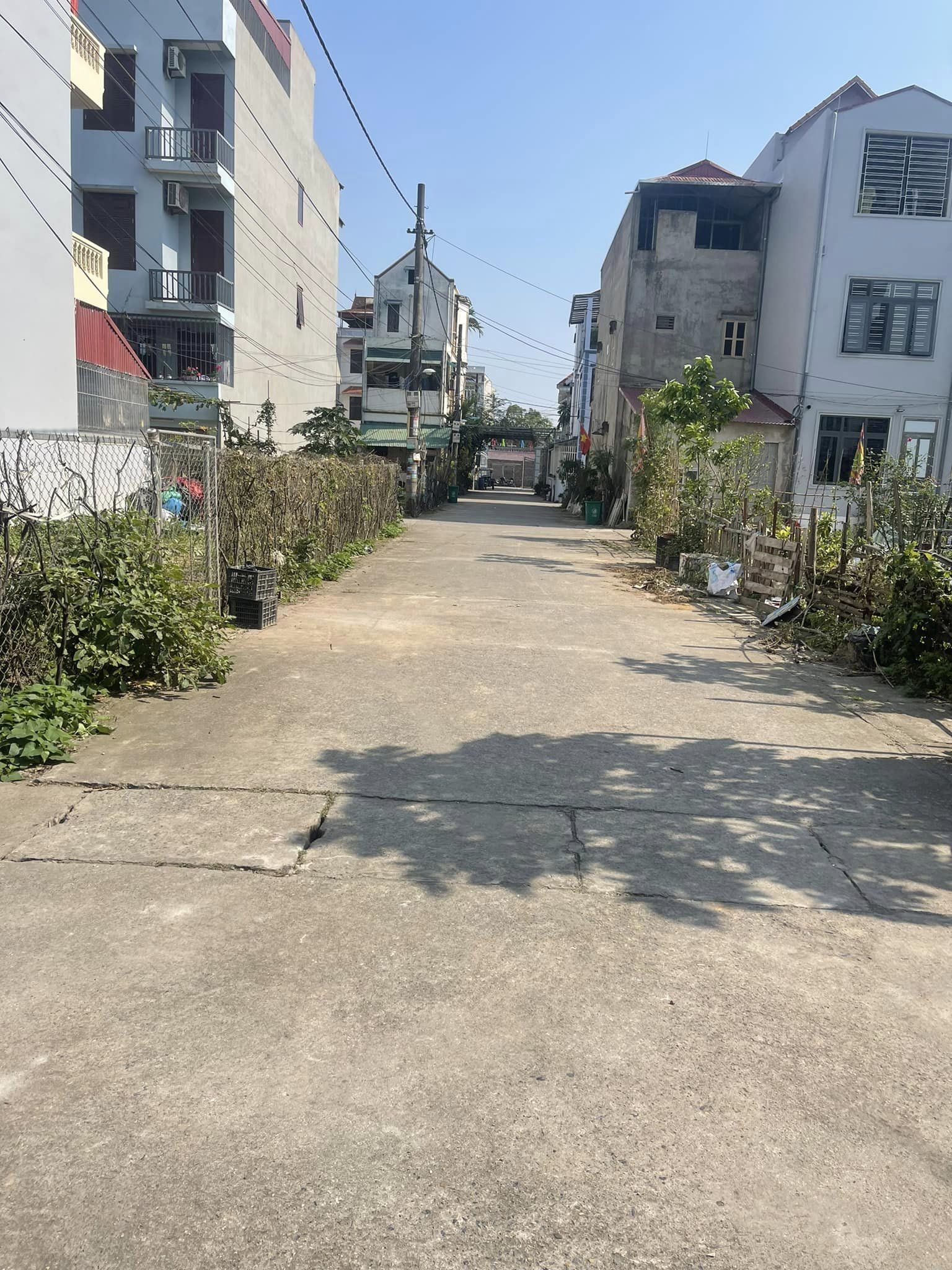 Đất đẹp, ô tô vào thoải mái, tại đình dù, giá chỉ 2.x tỷ