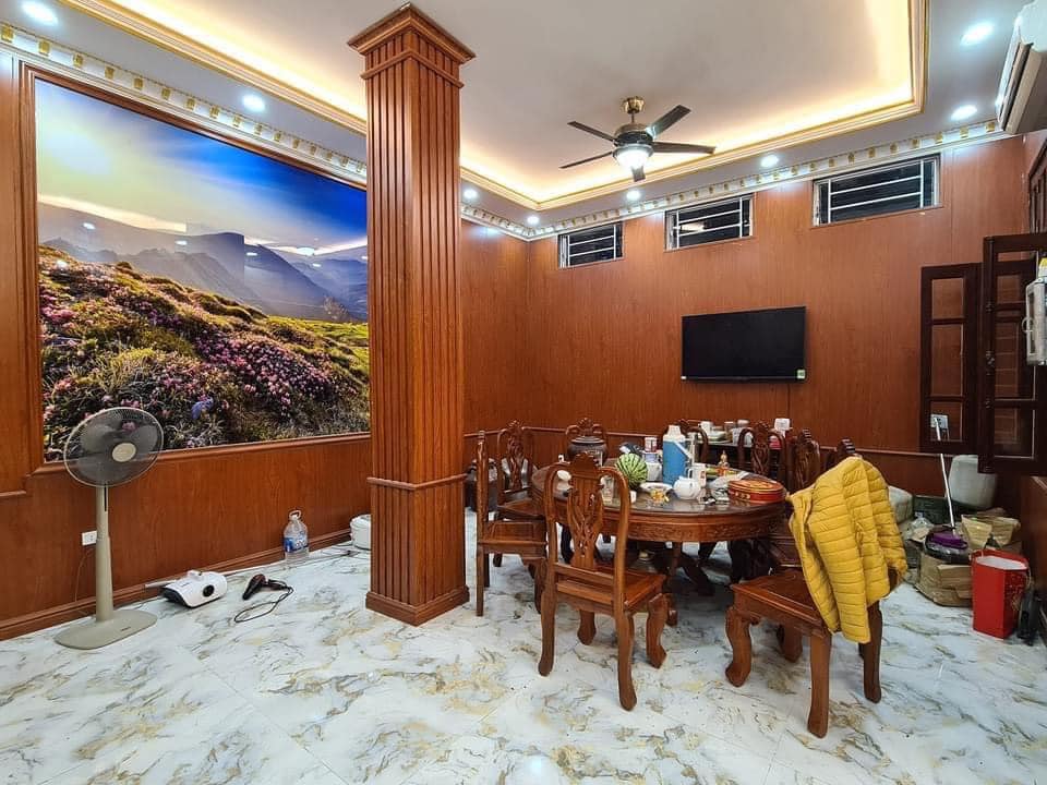 Bán Biệt Thự sát hồ Văn Quán, đường 19/5, Hà Đông 201m2, 5 Tầng, 10m mặt tiền