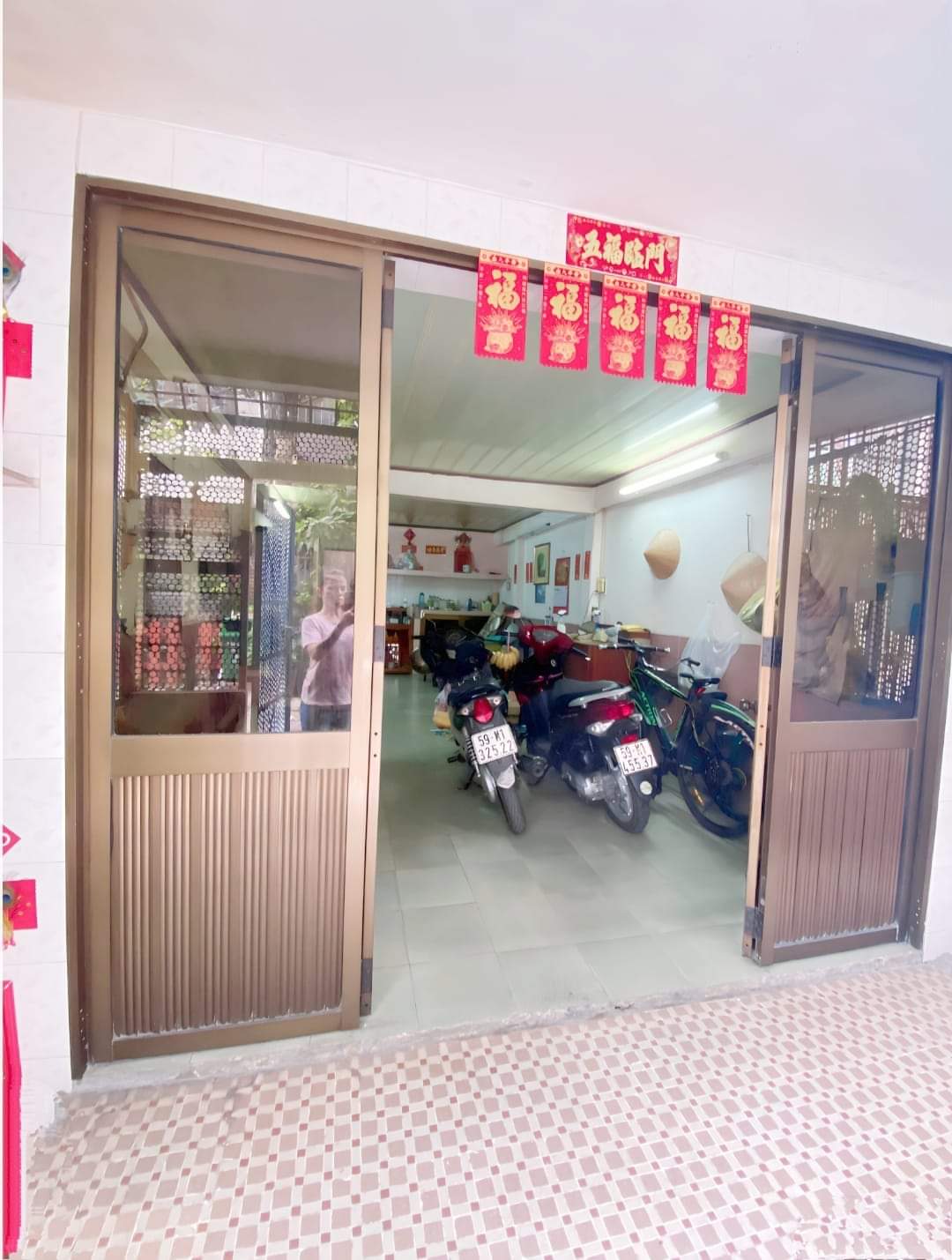 44m2